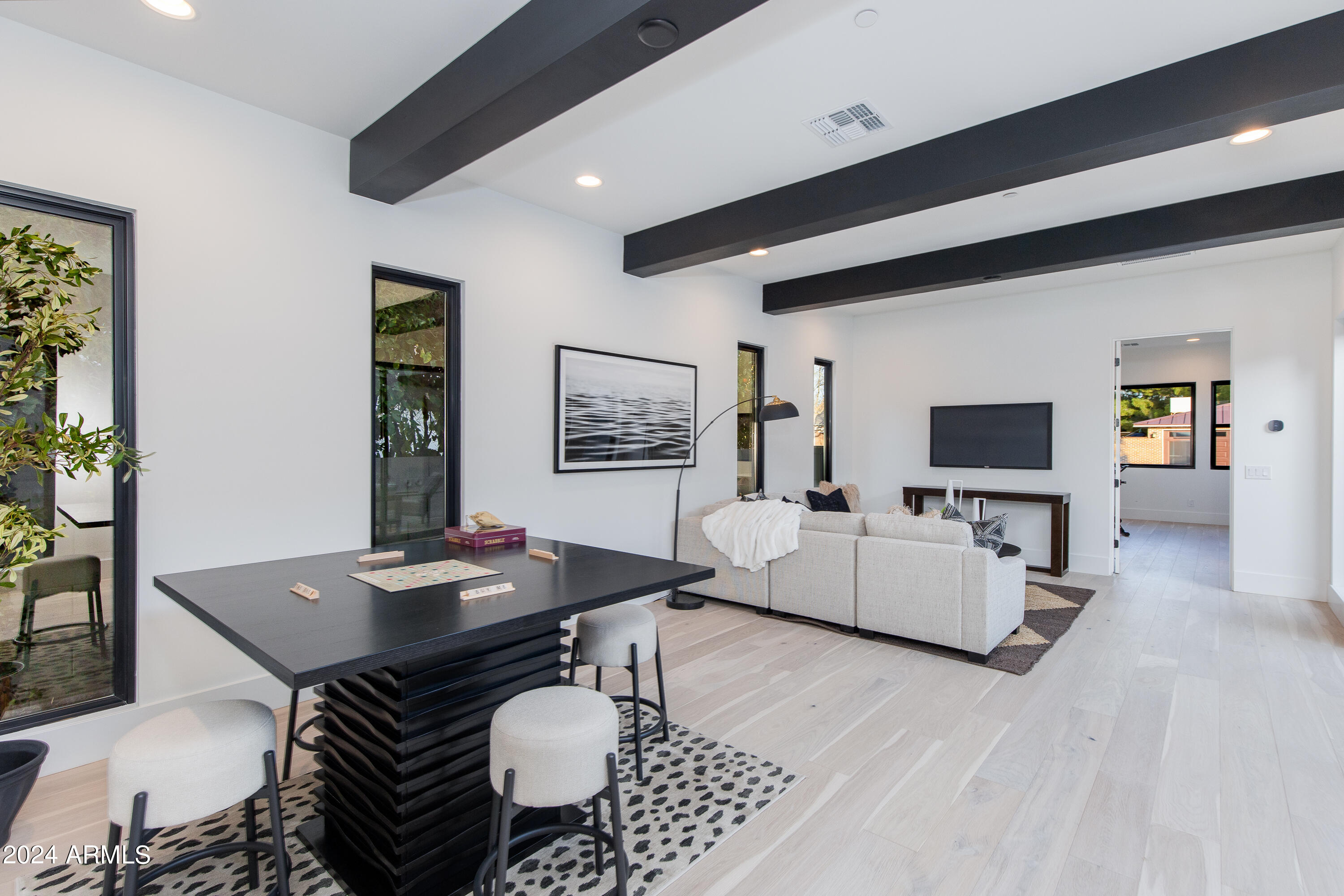 WHITCOMBS ROUNDUP RANCHOS - Residential