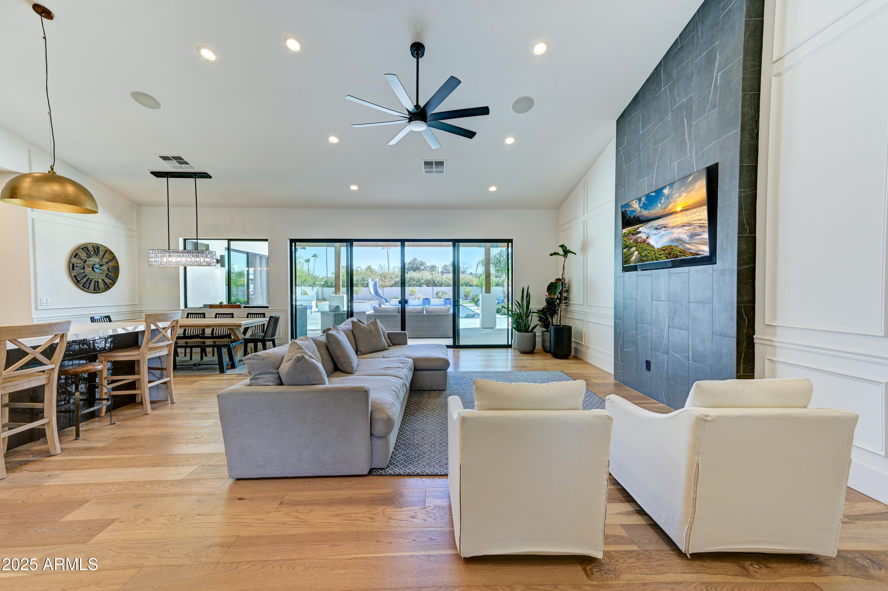 AVANT 1 UNIT 2 - Residential