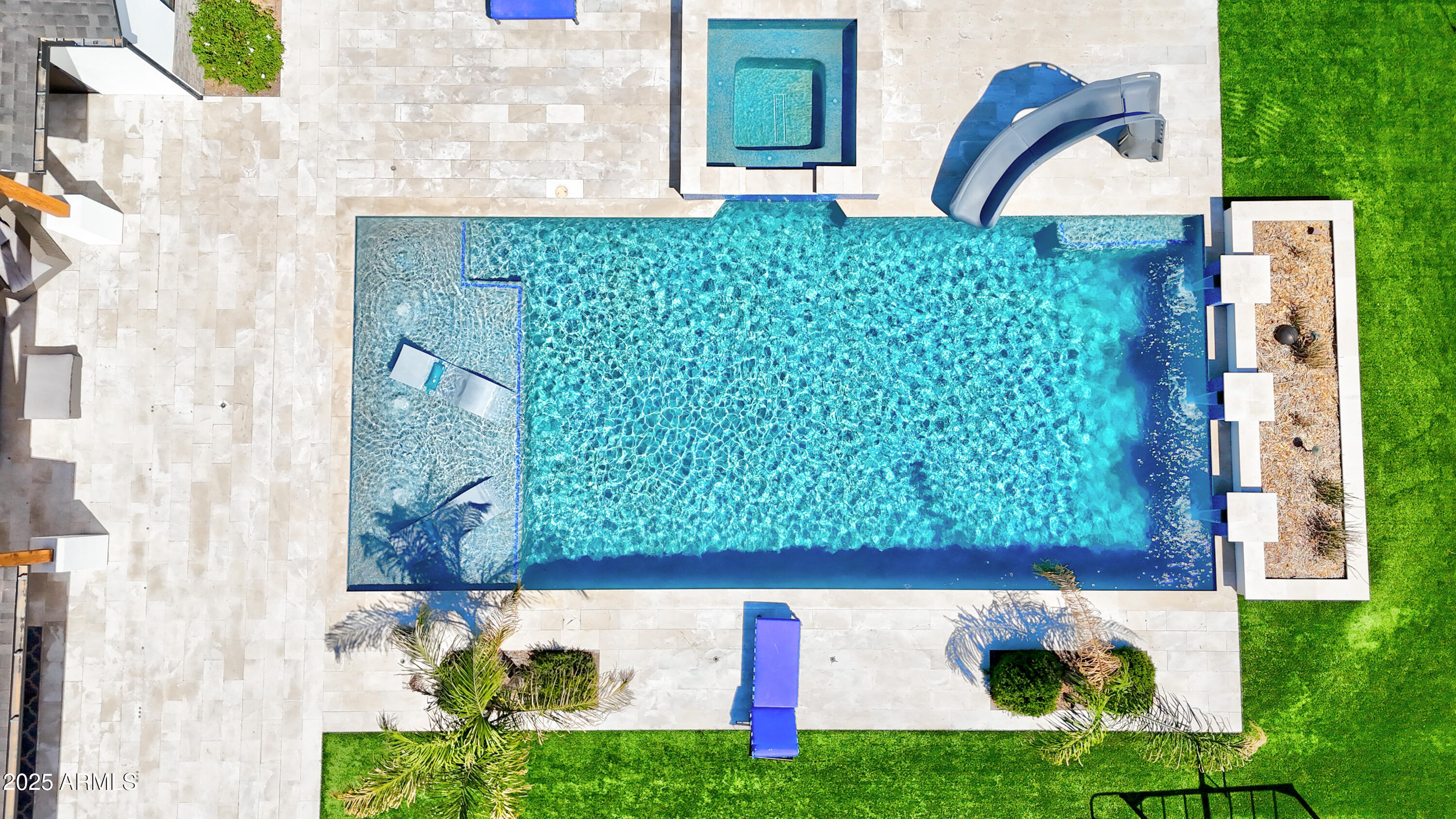 AVANT 1 UNIT 2 - Residential