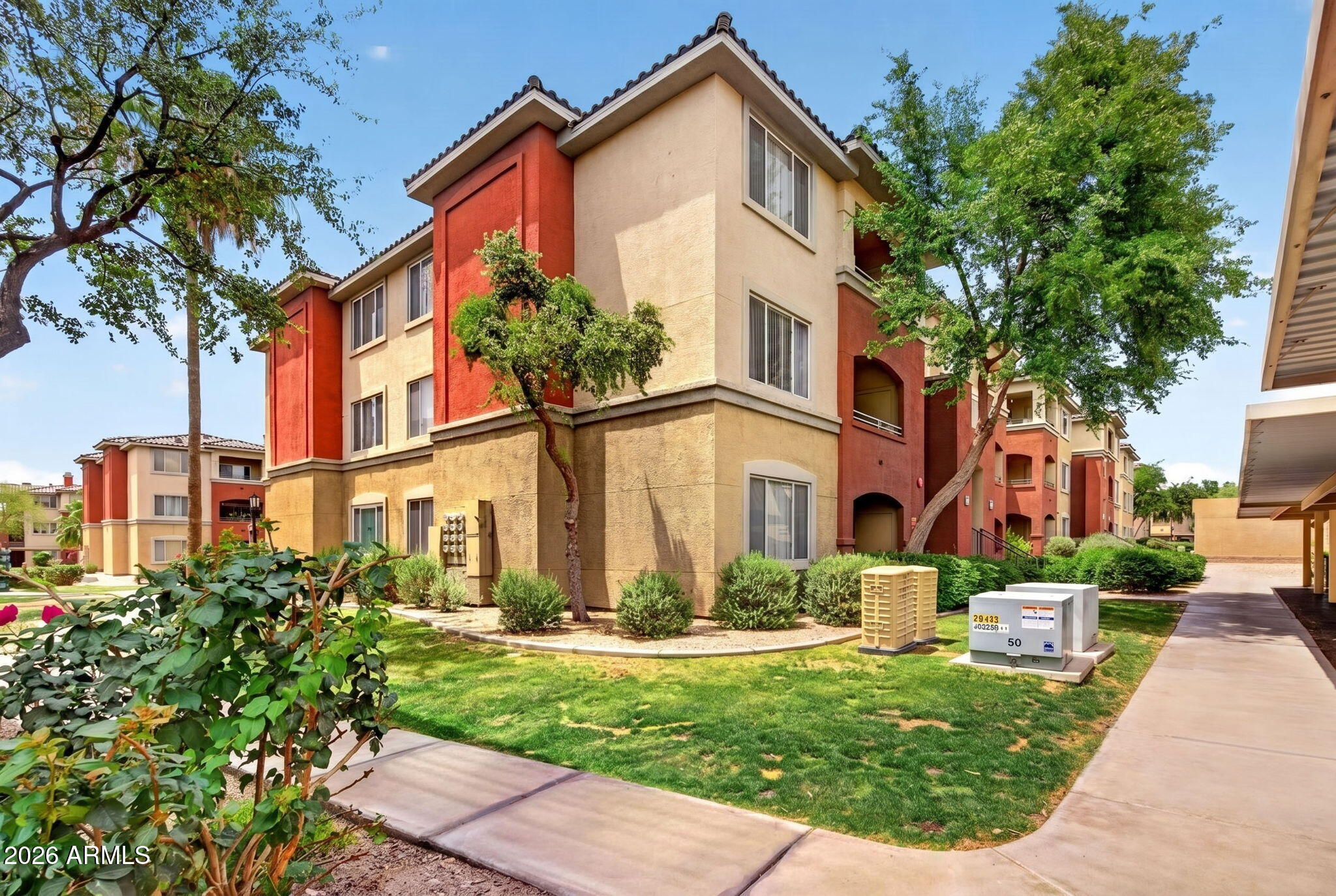 RED ROX CONDOMINIUM - Residential