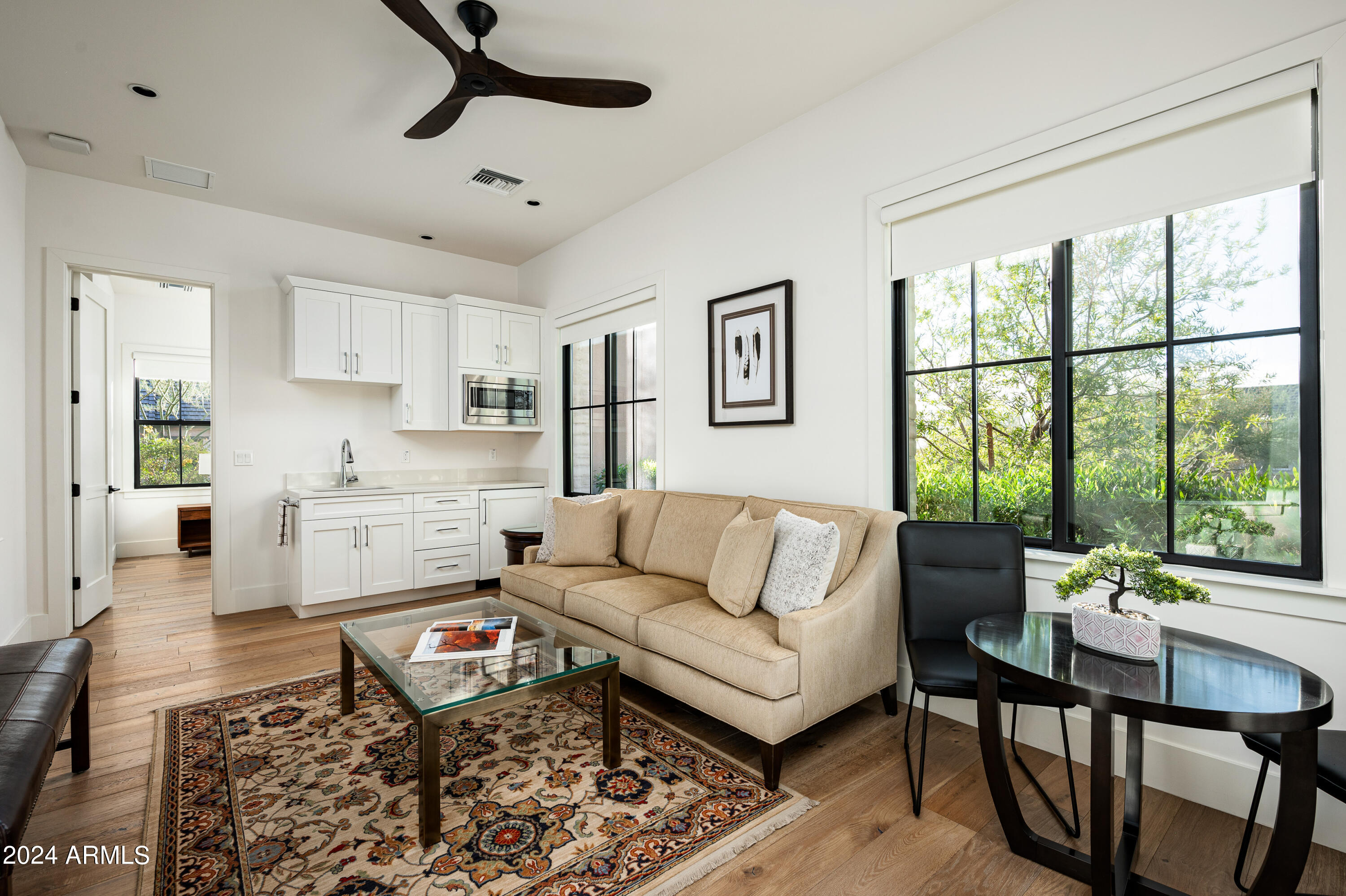 WHITE HORSE - Residential