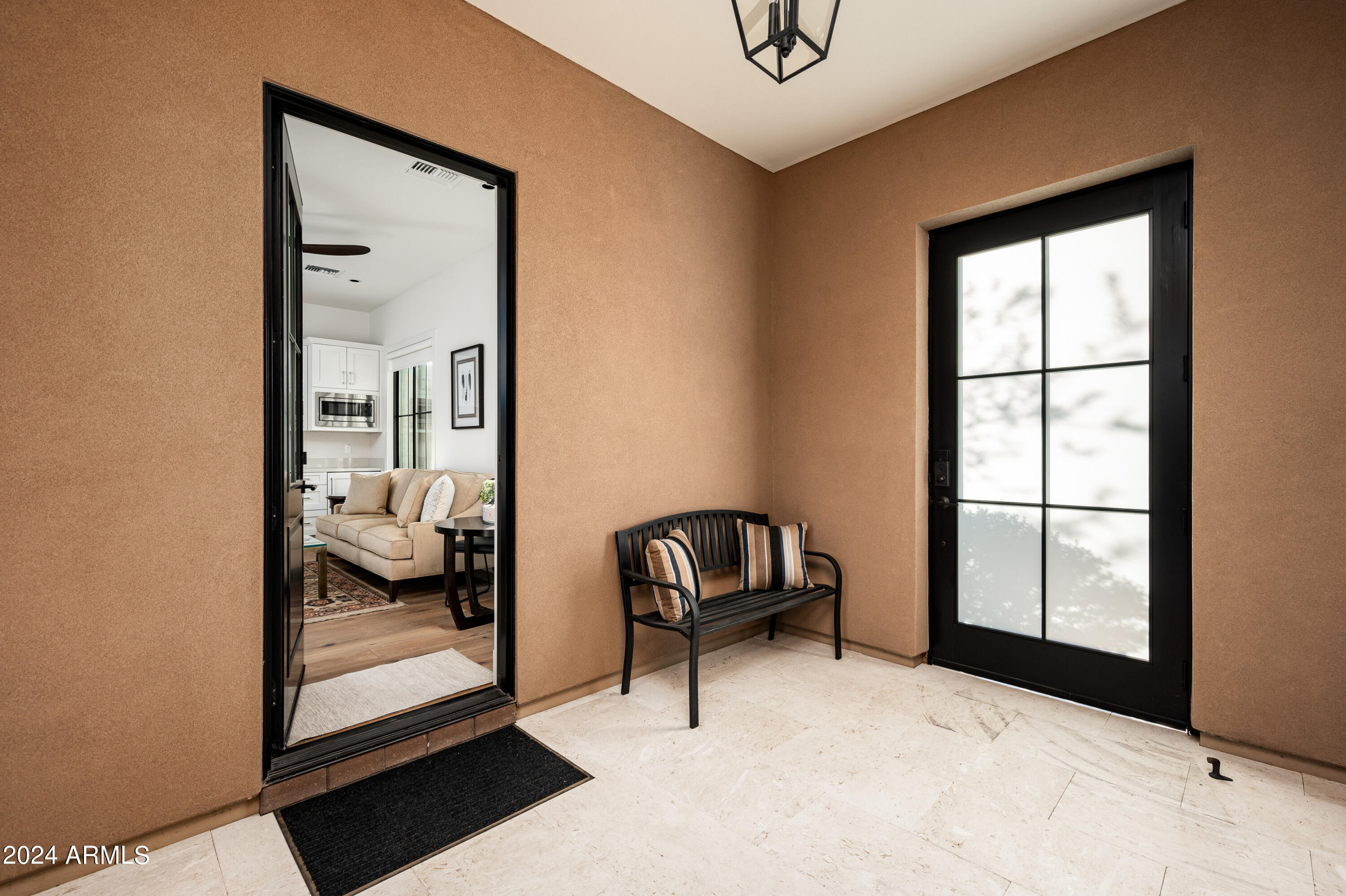 WHITE HORSE - Residential
