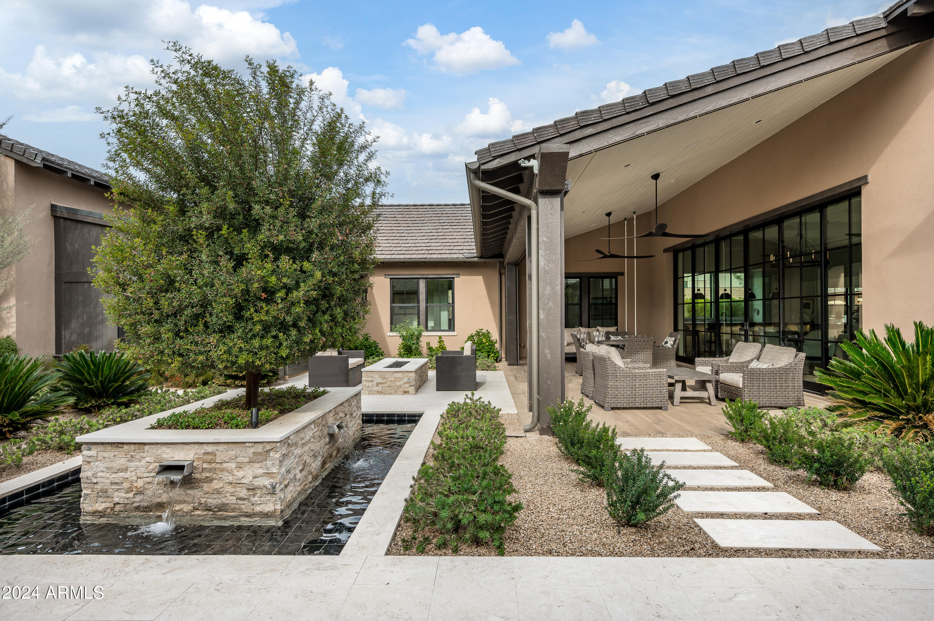 WHITE HORSE - Residential