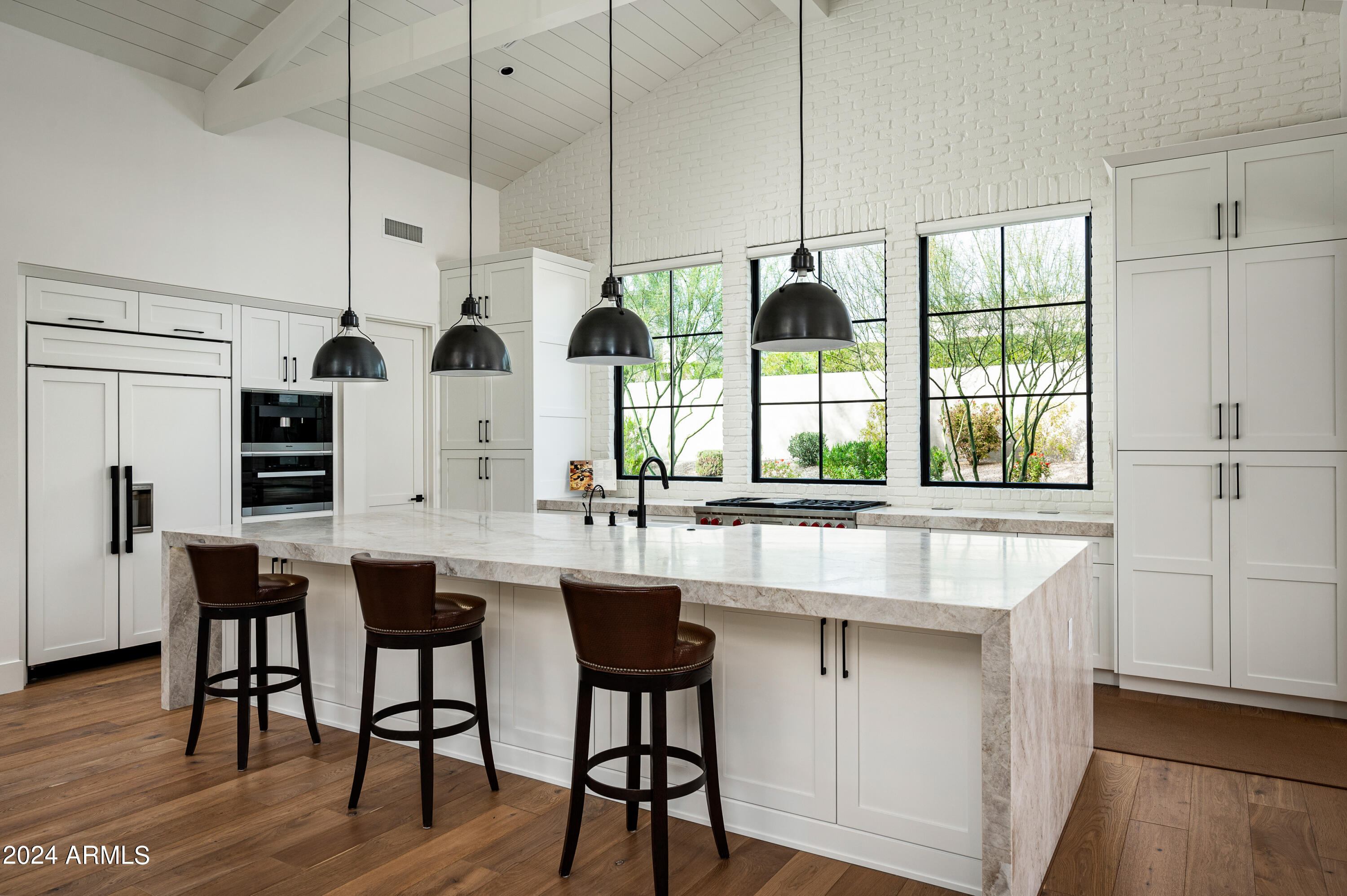 WHITE HORSE - Residential