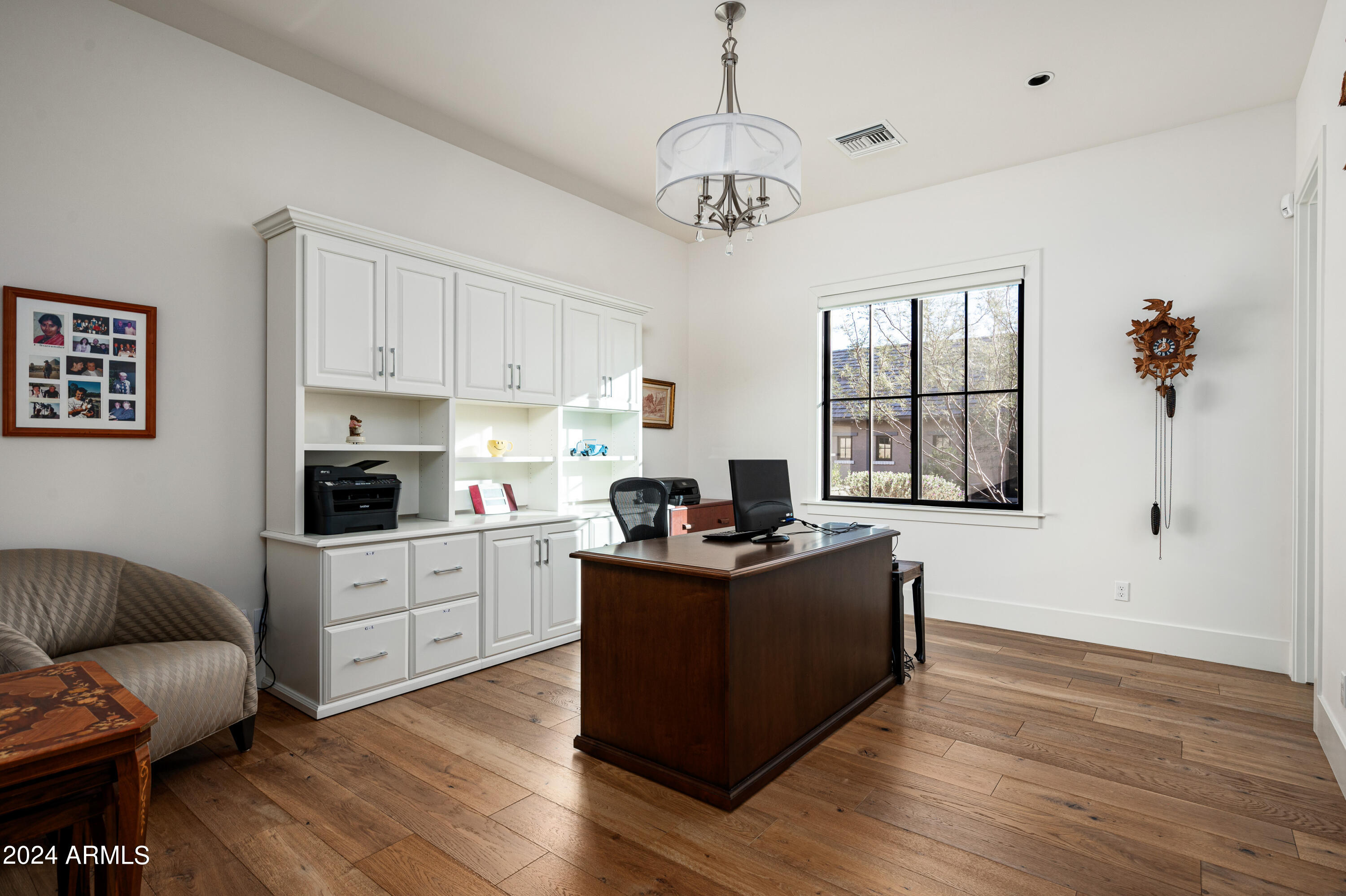 WHITE HORSE - Residential