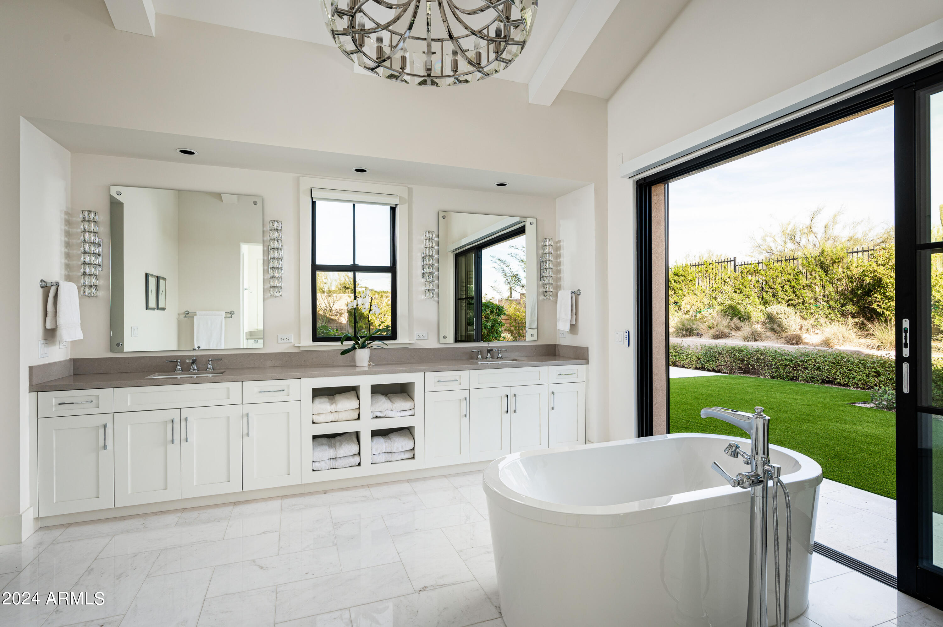 WHITE HORSE - Residential