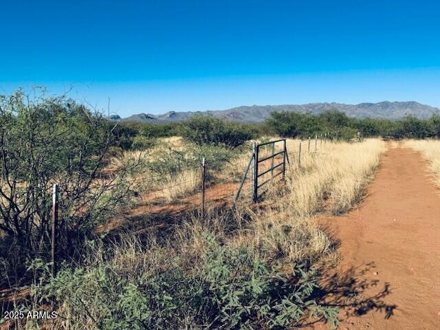 Approximately 6.0 AC borders BLM.
Enjoy sweeping 360 degree mountain views . Design your own dream home on a lovely lot without HOA restrictions . Completely fenced. This lot provides peace of mind along with natural beauty in a stunning Arizona setting.