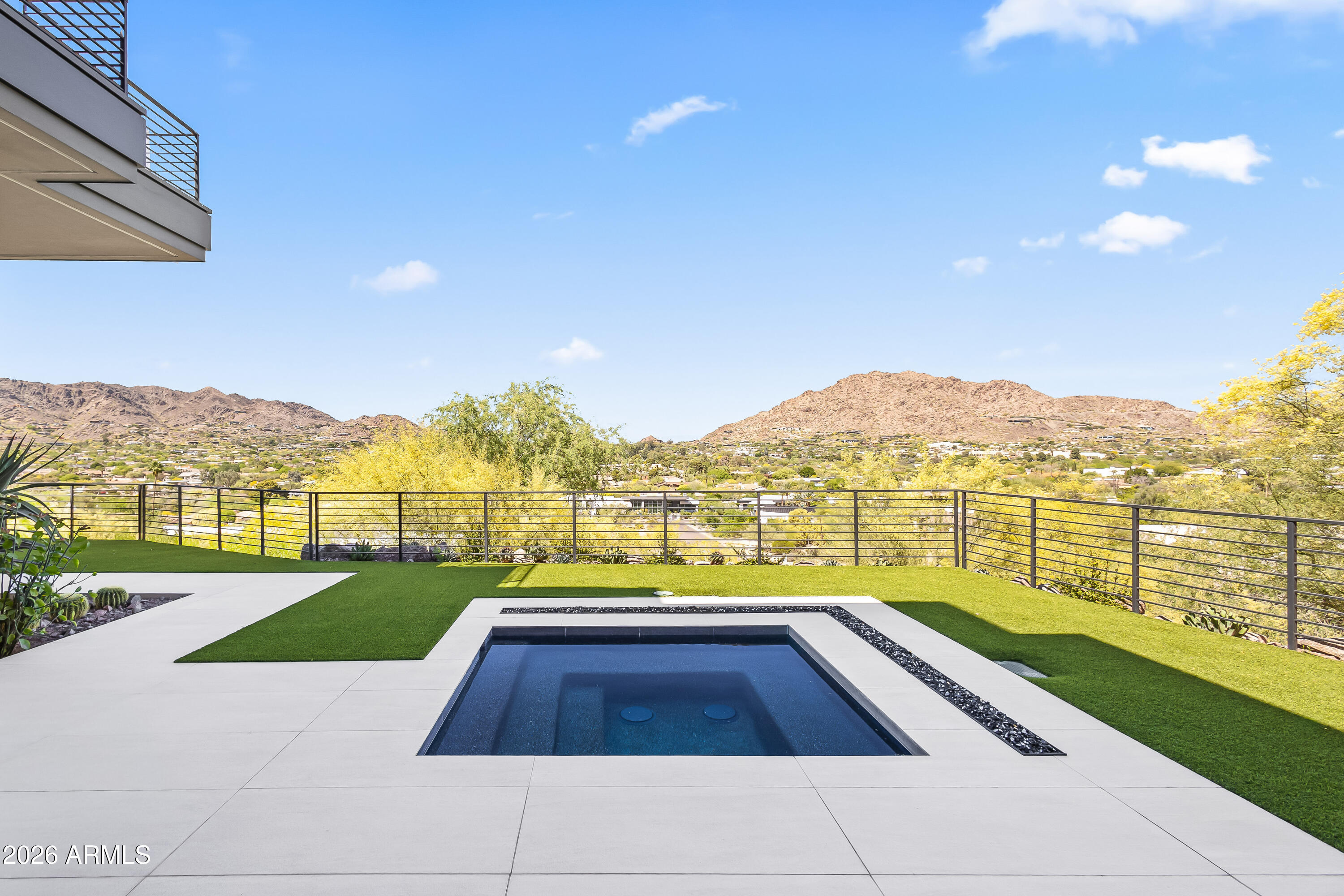 MIRADOR - Residential