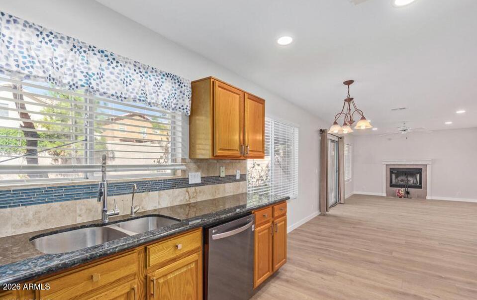 LA CRESTA TWO - Residential Lease