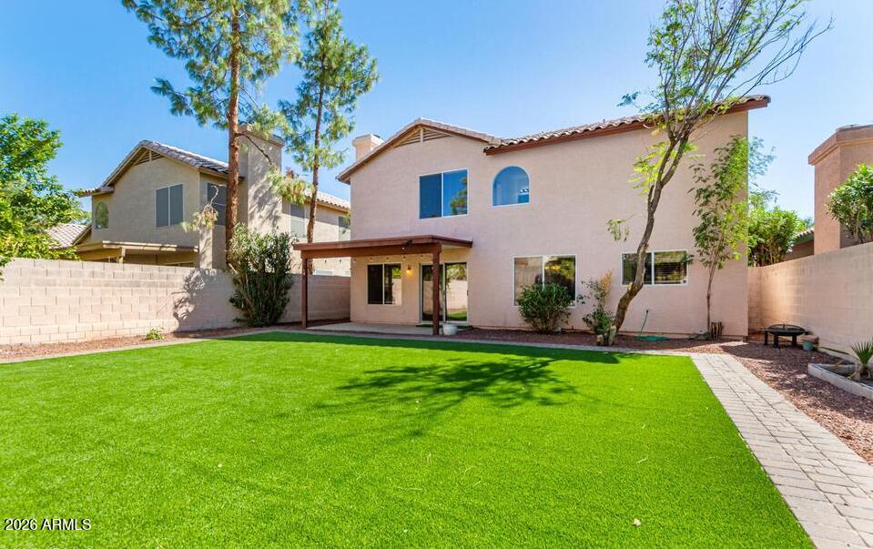 LA CRESTA TWO - Residential Lease