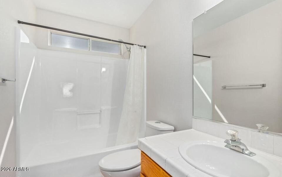 LA CRESTA TWO - Residential Lease