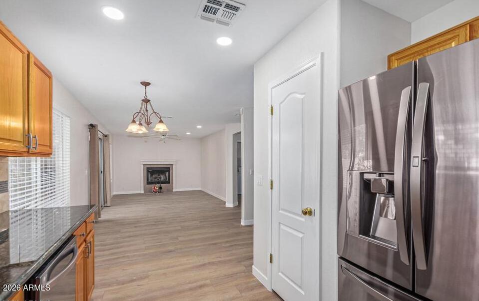 LA CRESTA TWO - Residential Lease