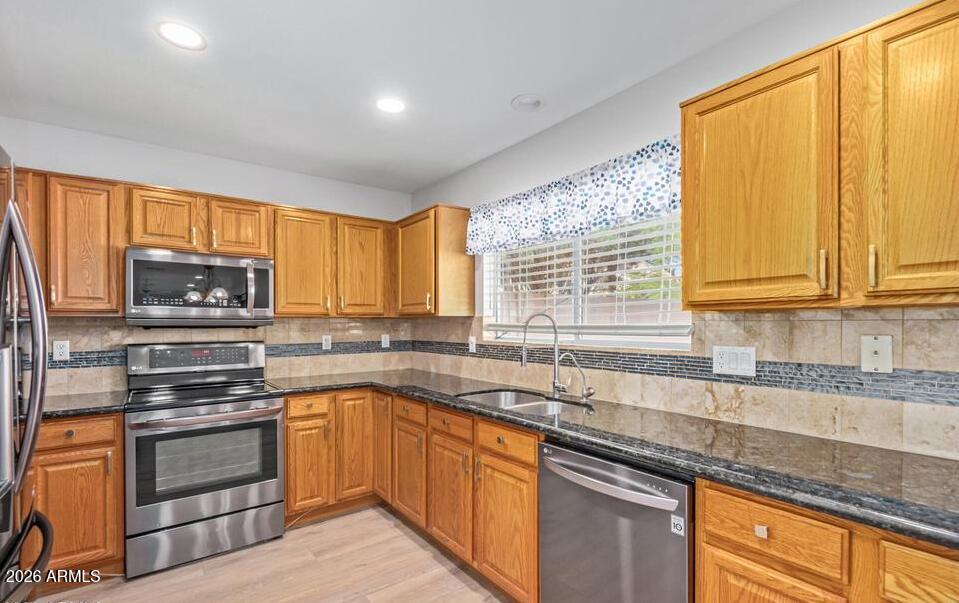 LA CRESTA TWO - Residential Lease