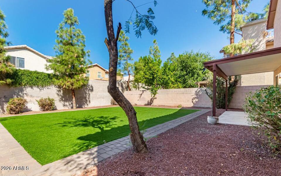 LA CRESTA TWO - Residential Lease