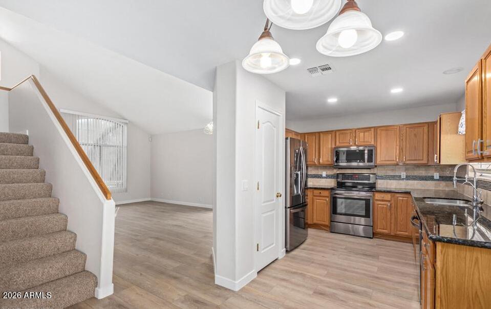 LA CRESTA TWO - Residential Lease