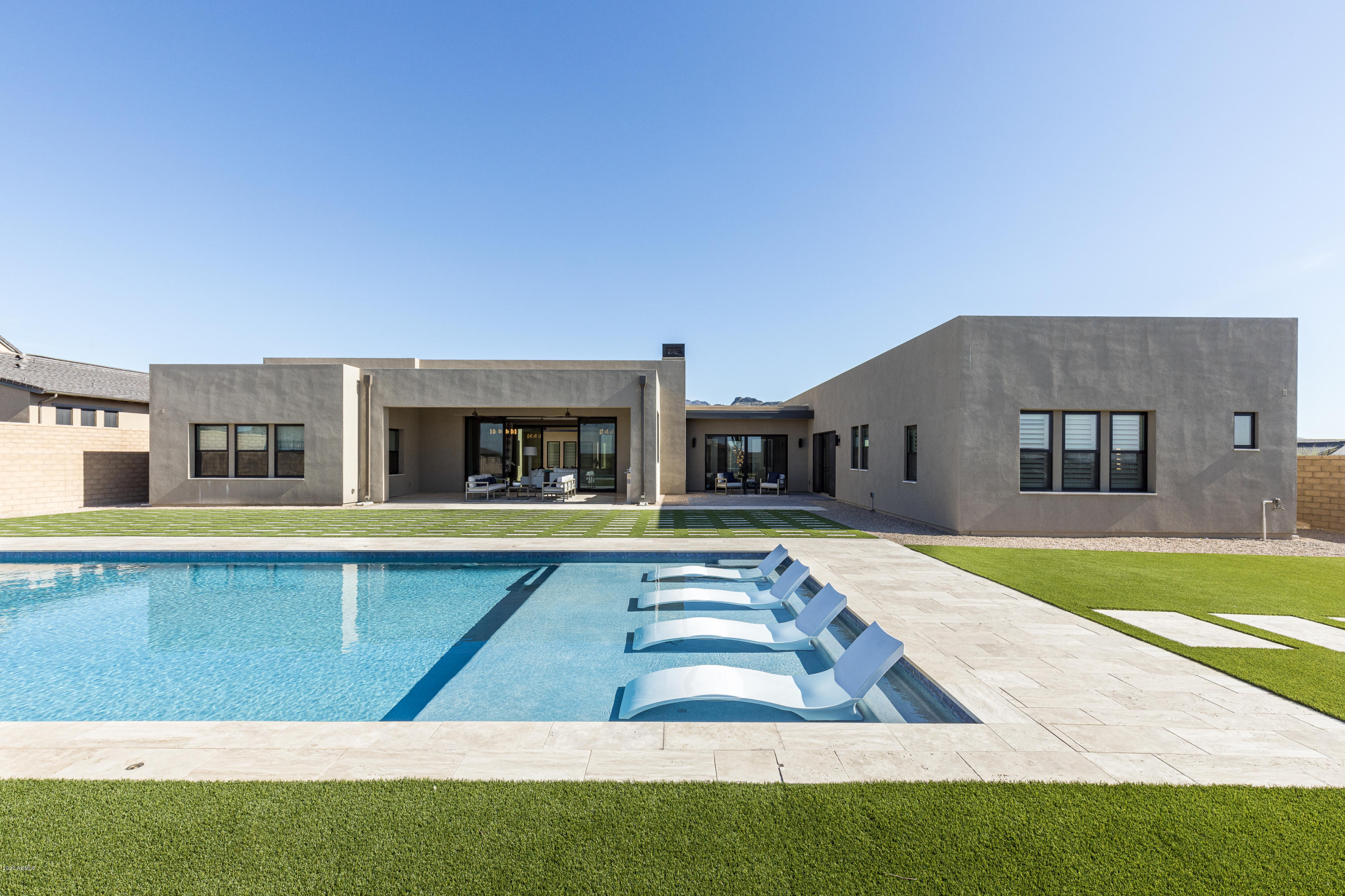 WHITE HORSE - Residential
