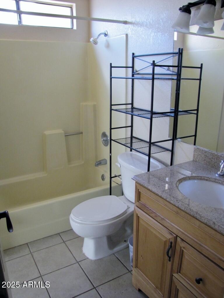 LONDON SQUARE - Residential Lease