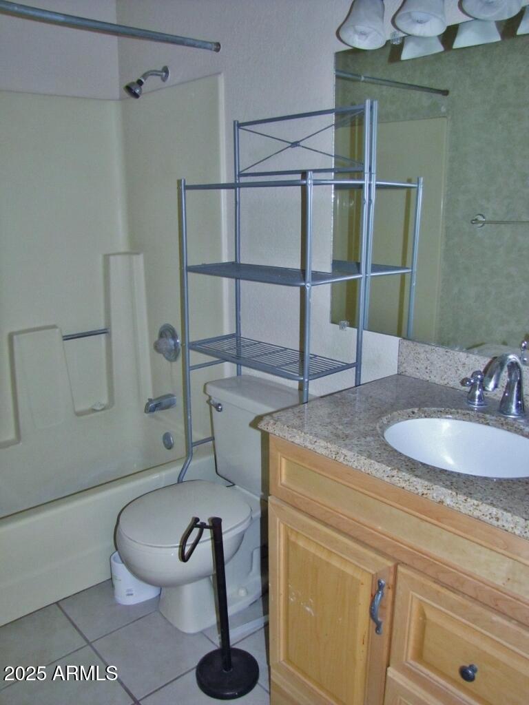 LONDON SQUARE - Residential Lease