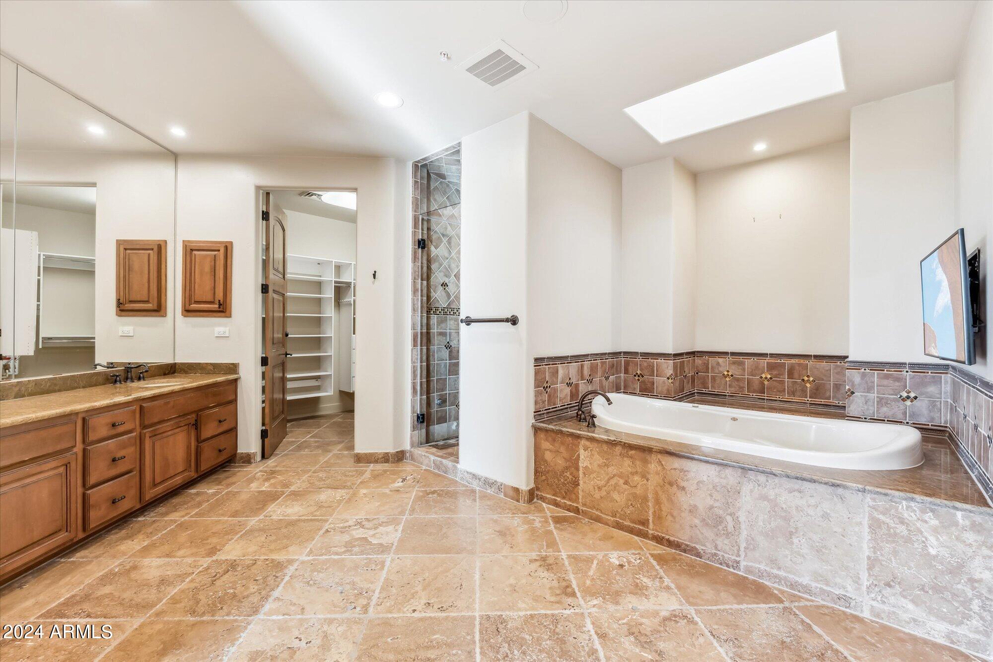 LANDMARK CONDOMINIUM AMD - Residential