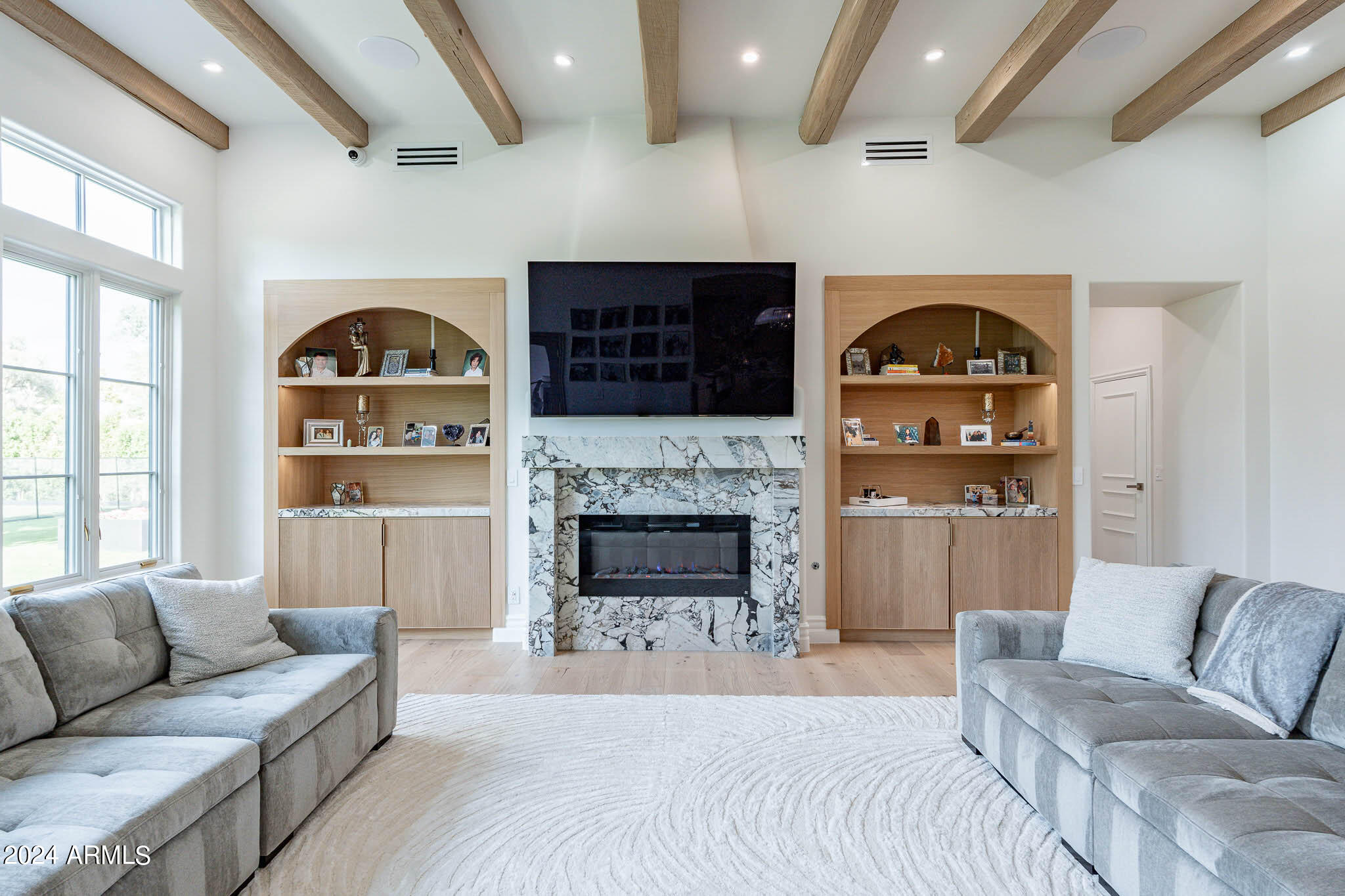 EQUESTRIAN MANOR UNIT 2 AMD - Residential