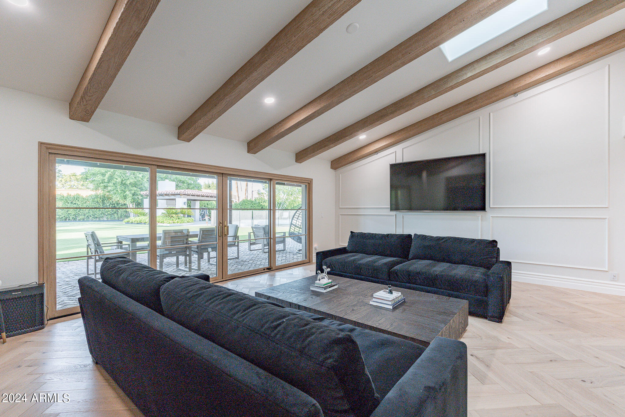 EQUESTRIAN MANOR UNIT 2 AMD - Residential
