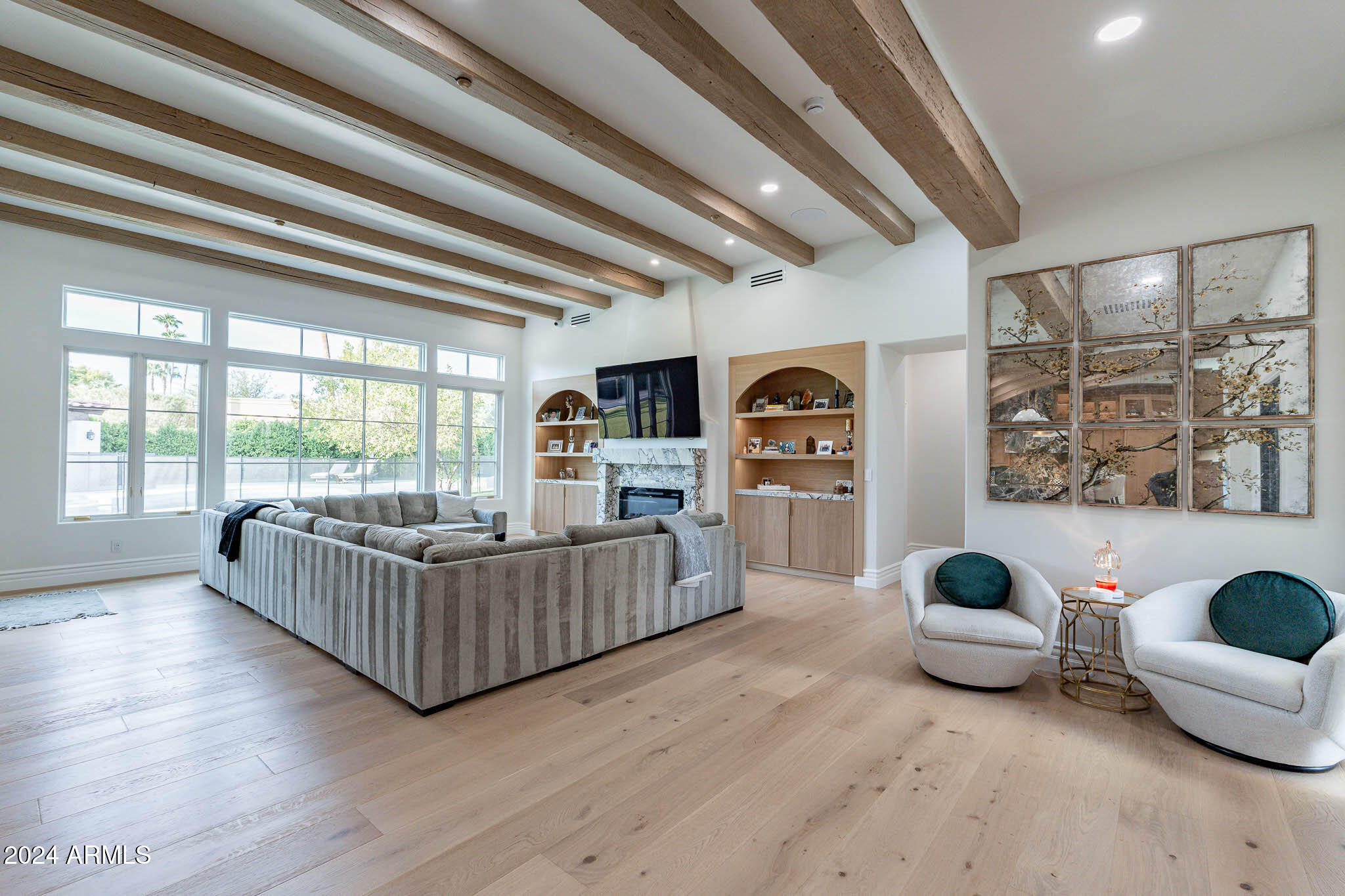 EQUESTRIAN MANOR UNIT 2 AMD - Residential