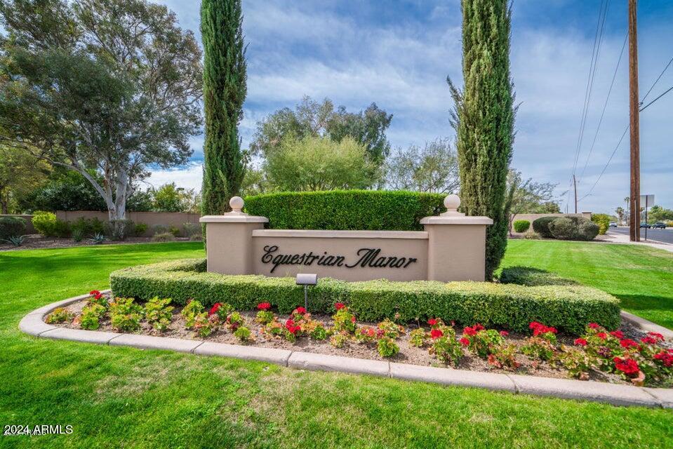 EQUESTRIAN MANOR UNIT 2 AMD - Residential
