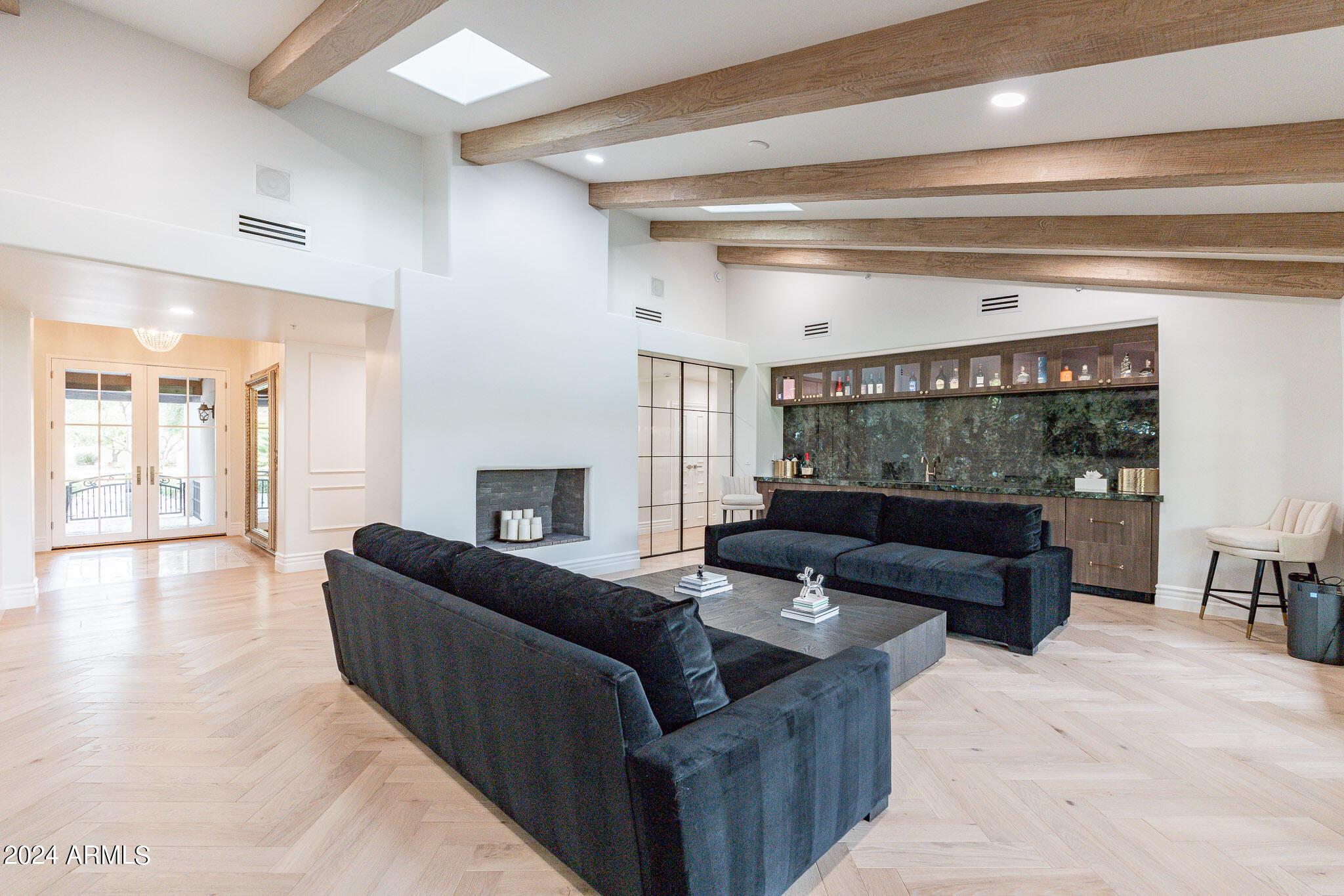 EQUESTRIAN MANOR UNIT 2 AMD - Residential