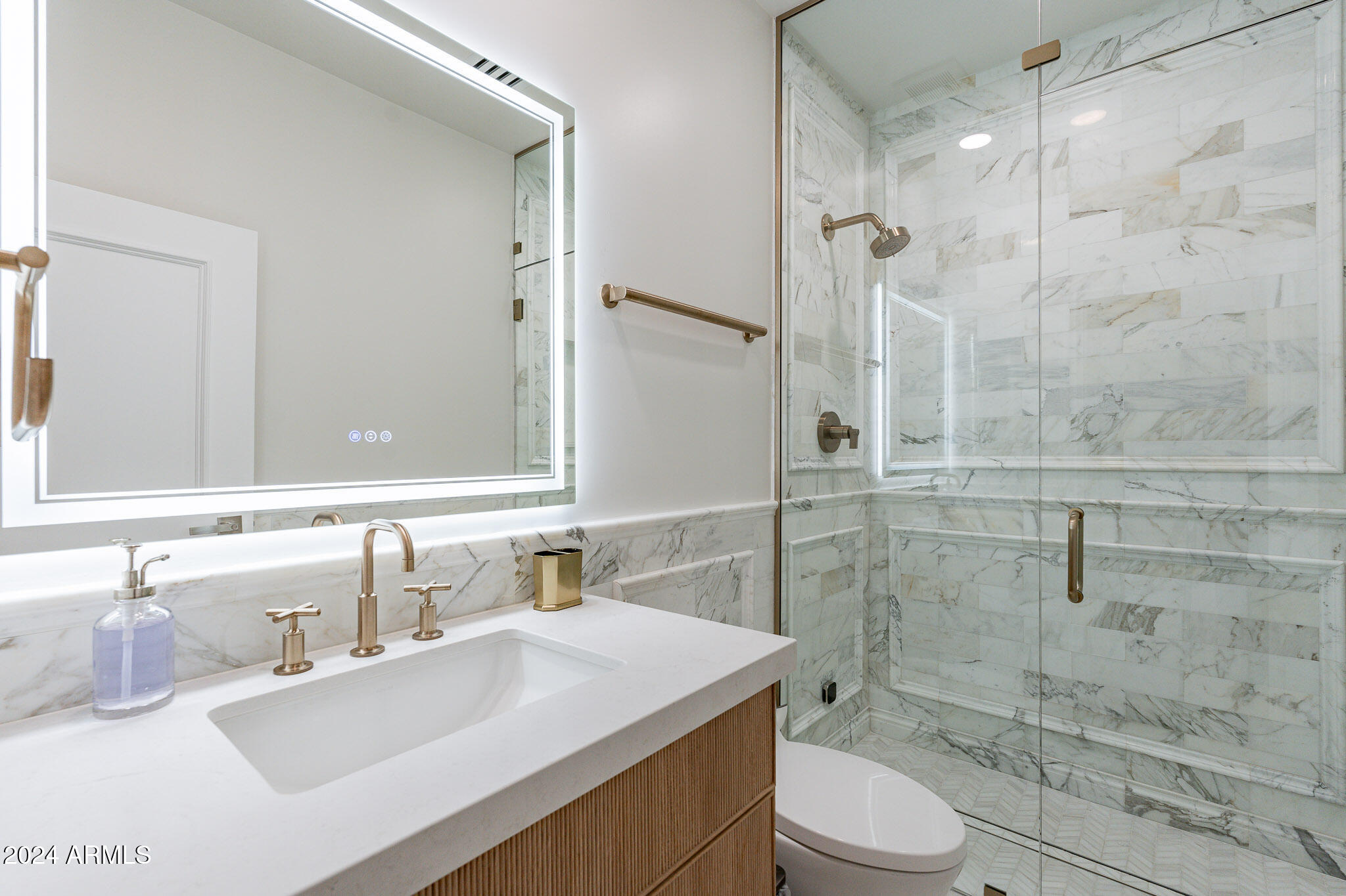 EQUESTRIAN MANOR UNIT 2 AMD - Residential