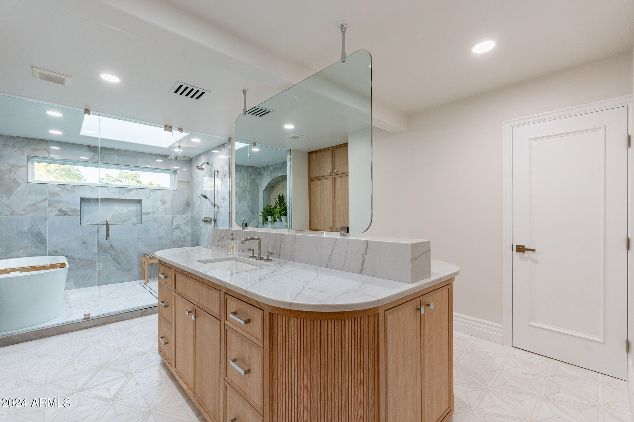 EQUESTRIAN MANOR UNIT 2 AMD - Residential