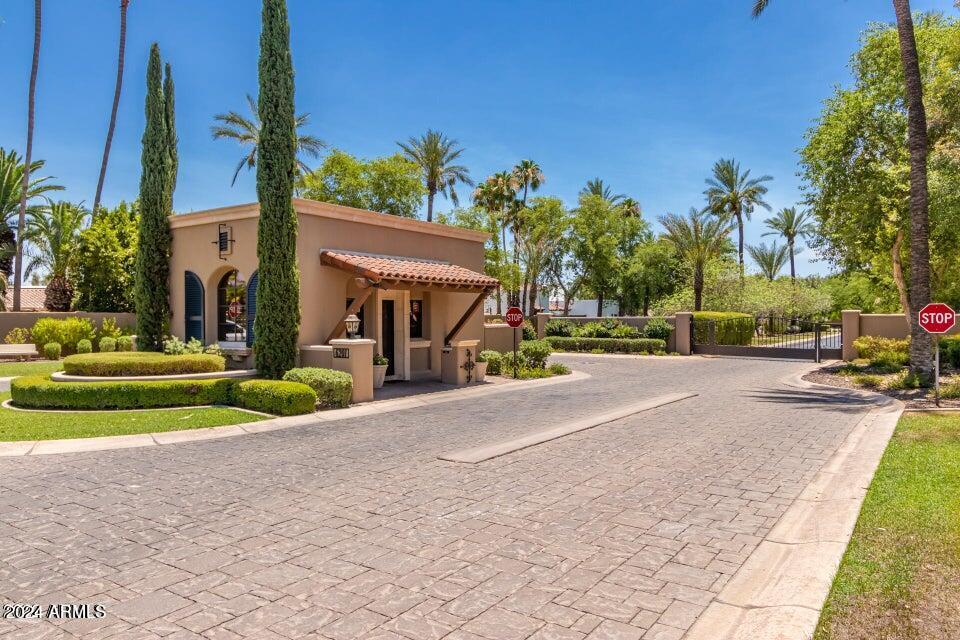 EQUESTRIAN MANOR UNIT 2 AMD - Residential