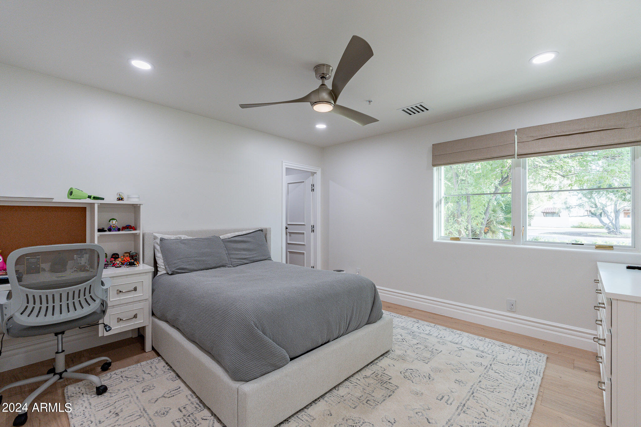 EQUESTRIAN MANOR UNIT 2 AMD - Residential