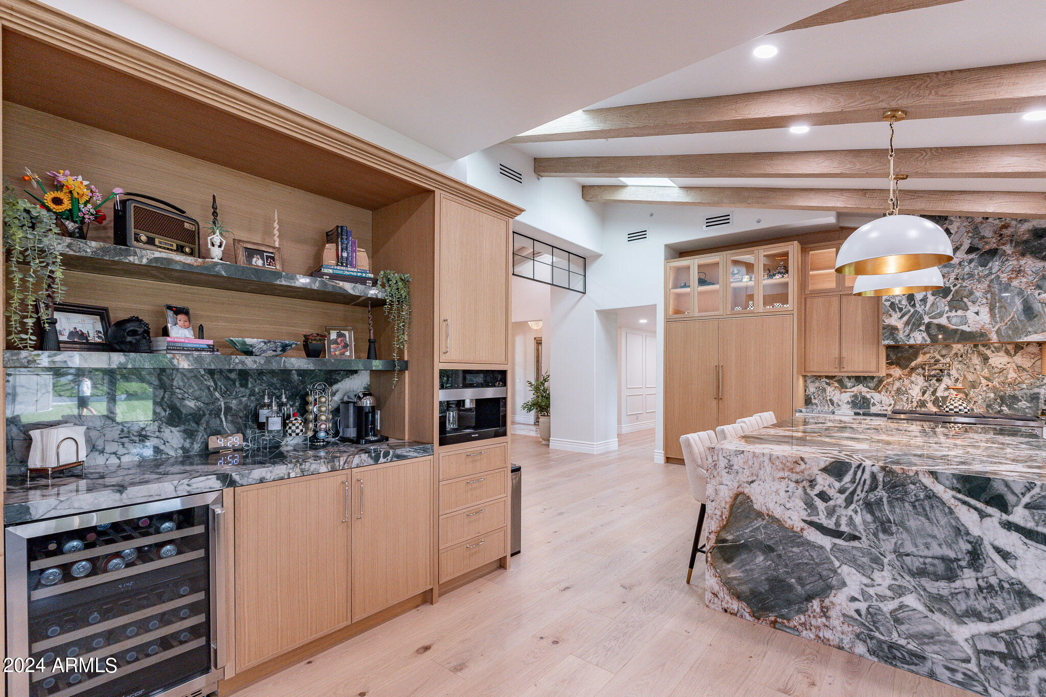 EQUESTRIAN MANOR UNIT 2 AMD - Residential