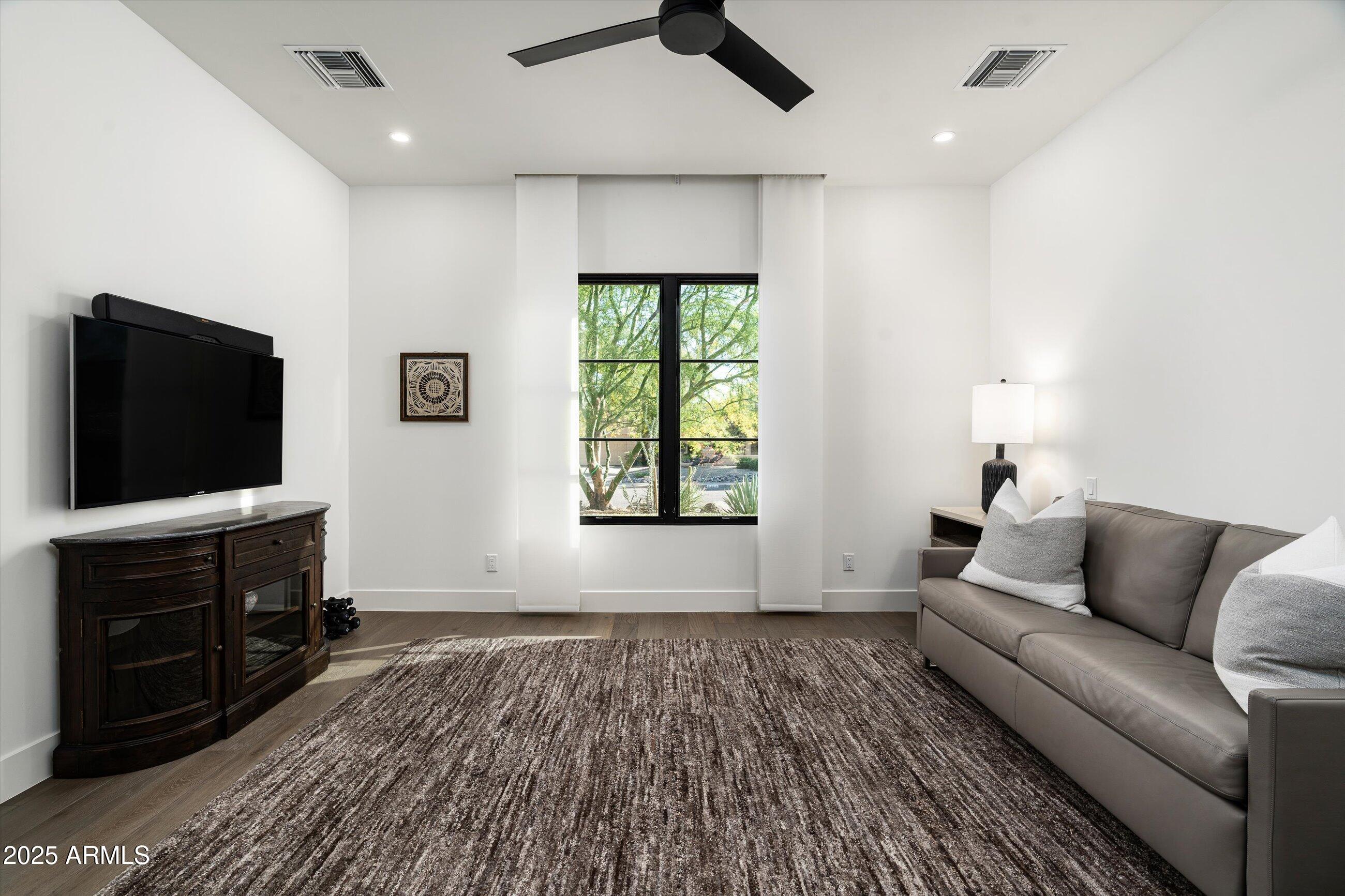 PALO VIENTO 2 - Residential
