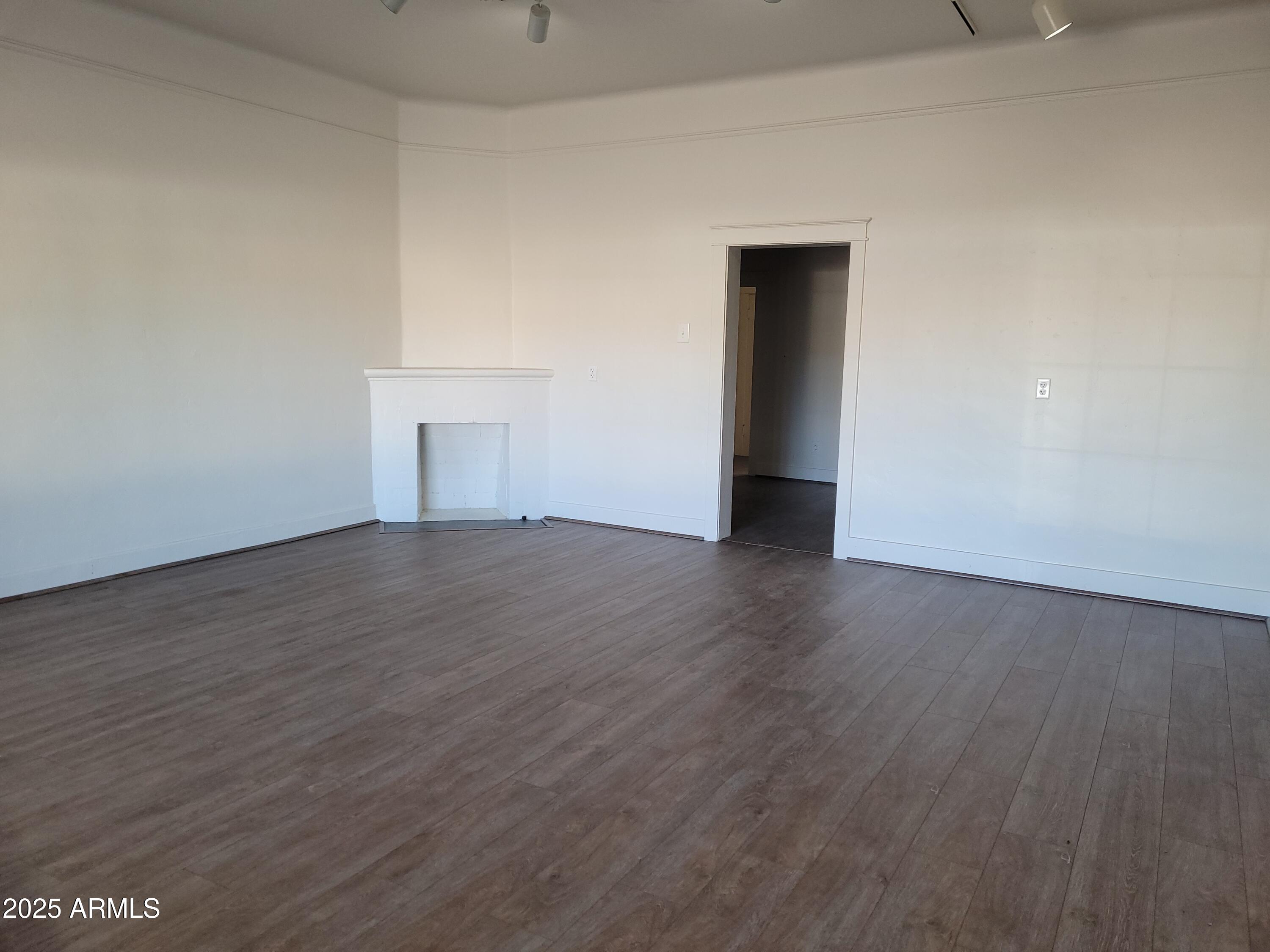 WICKENBURG - Commercial Sale