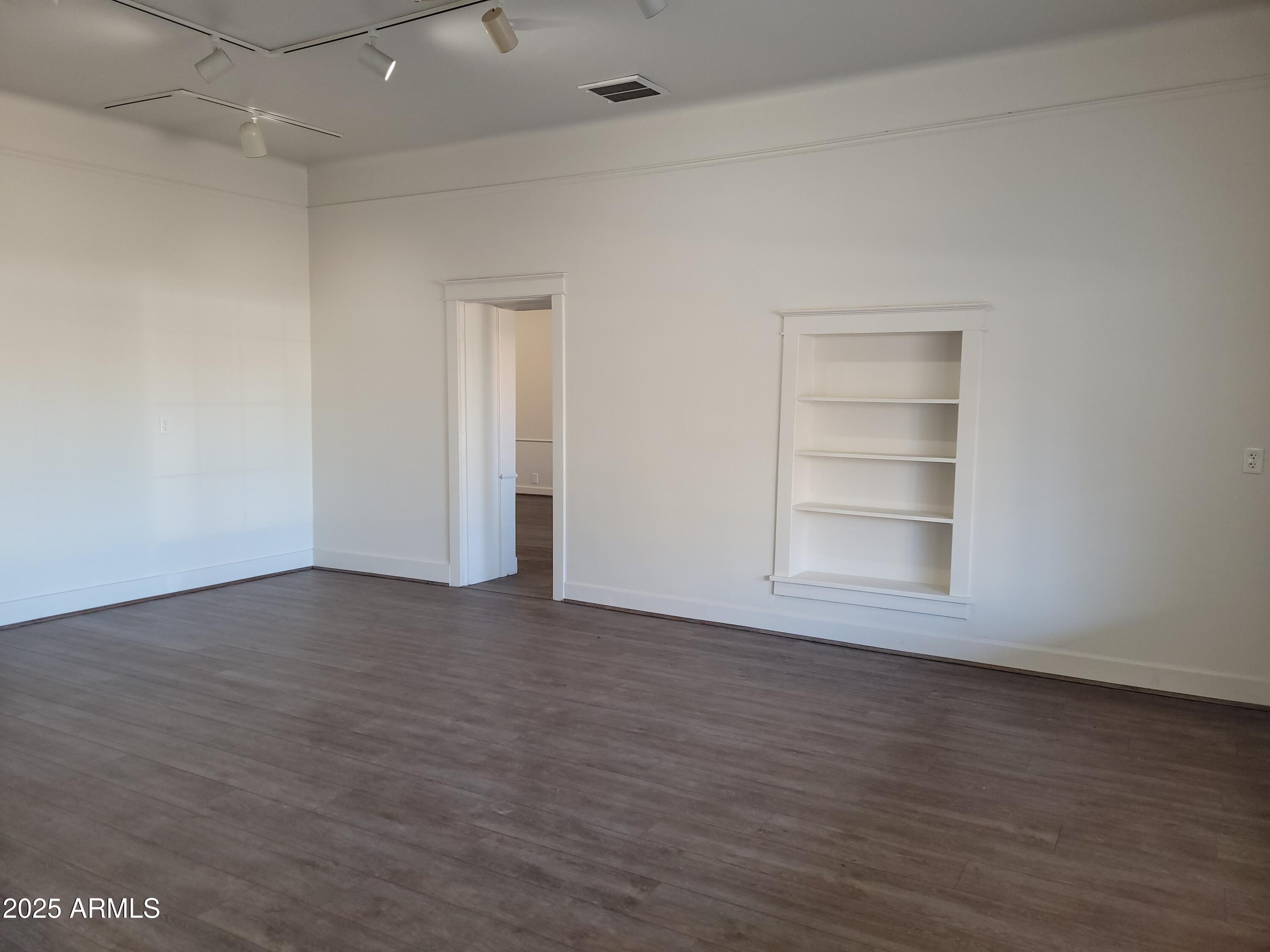 WICKENBURG - Commercial Sale