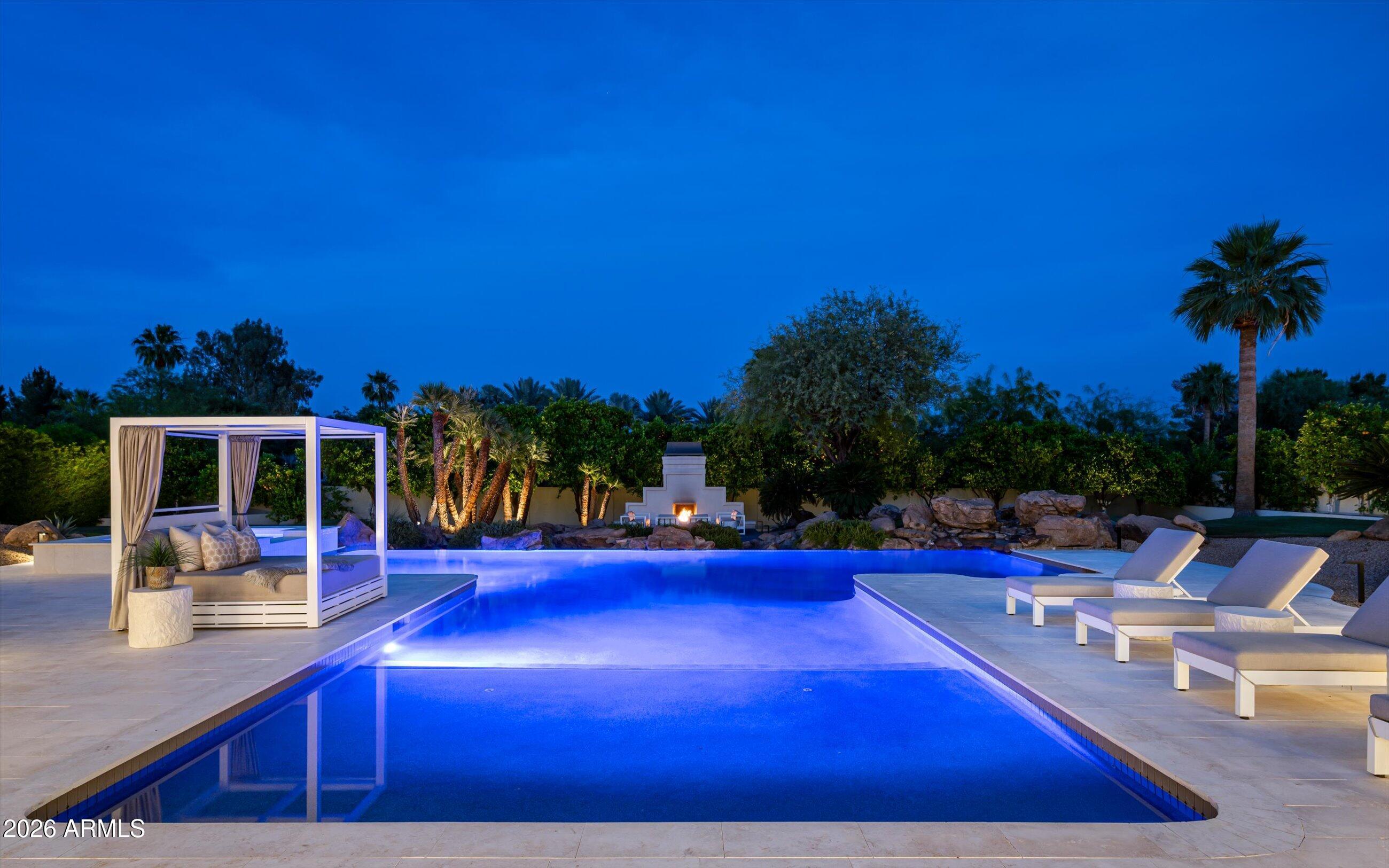 CAMELBACK COUNTRY ESTATES - Residential
