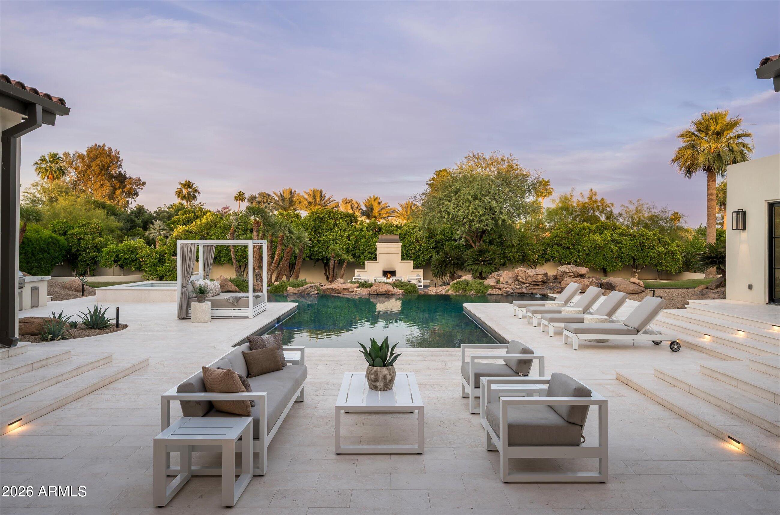 CAMELBACK COUNTRY ESTATES - Residential