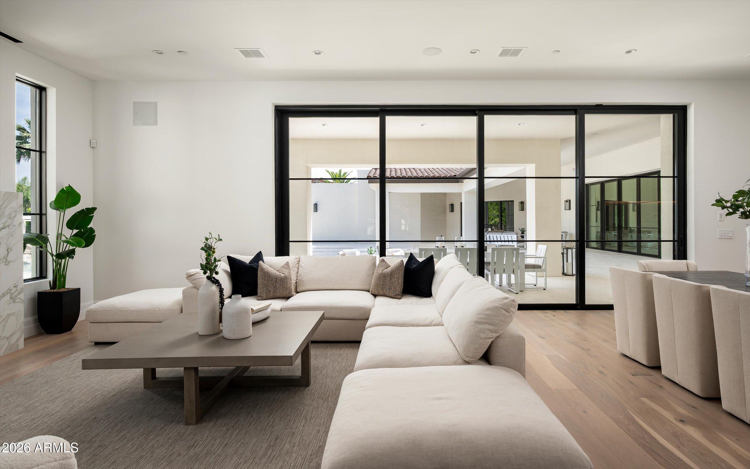 CAMELBACK COUNTRY ESTATES - Residential