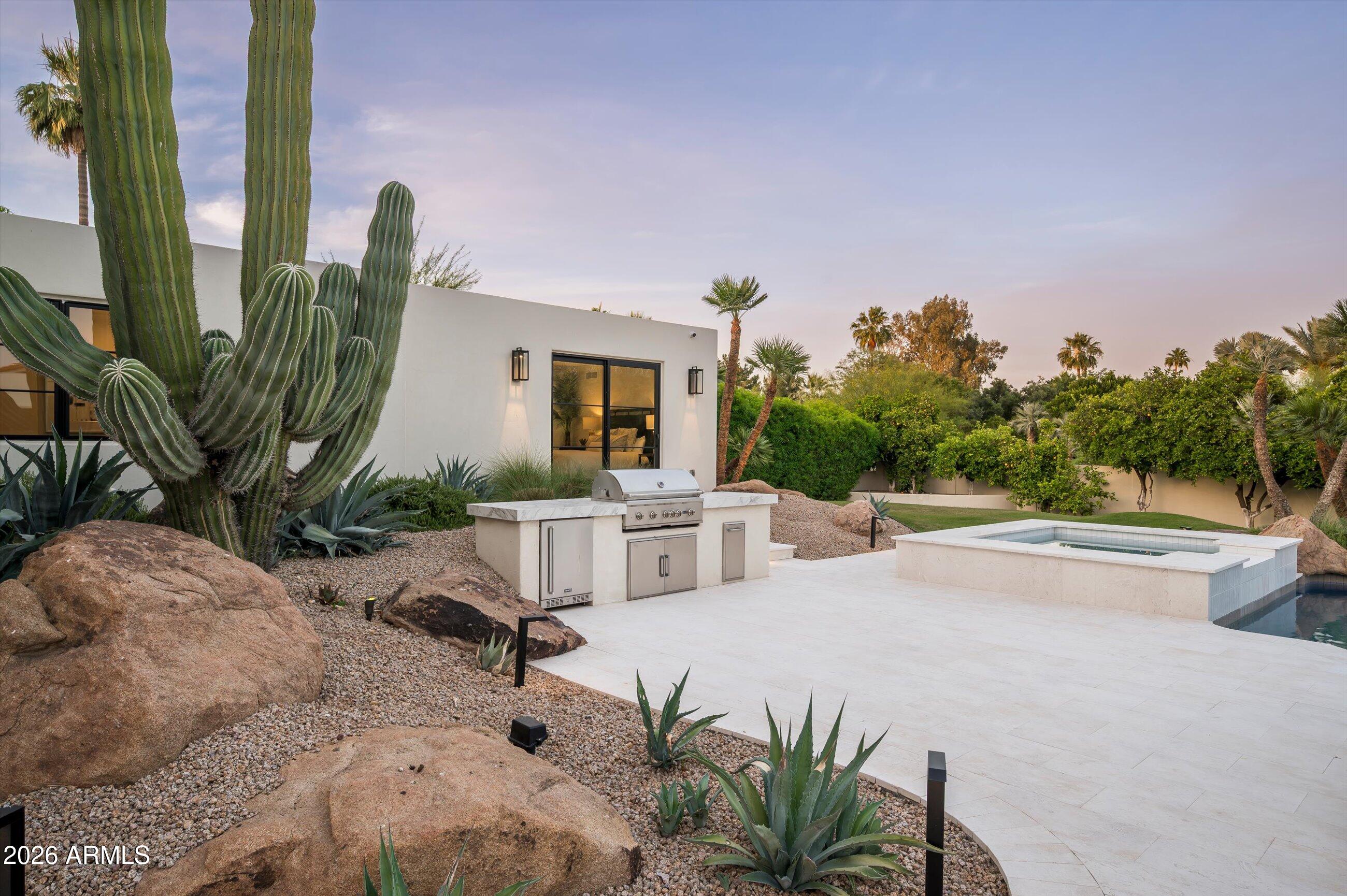 CAMELBACK COUNTRY ESTATES - Residential