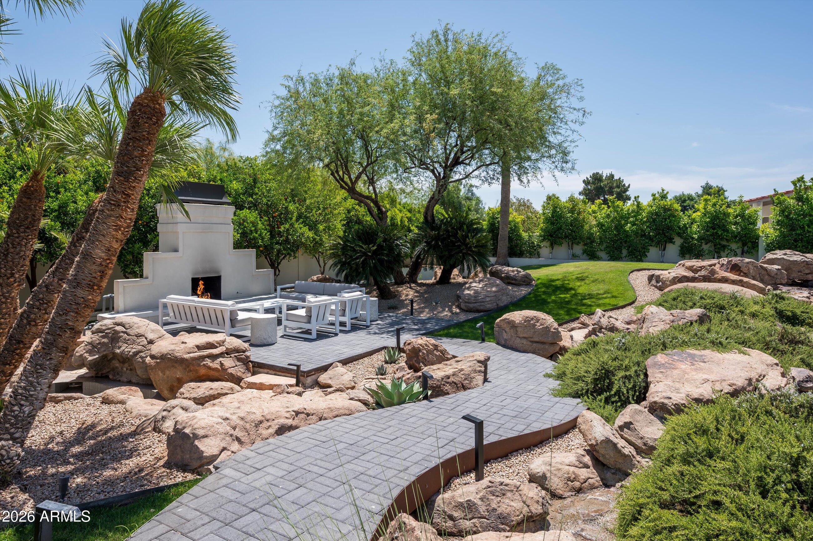 CAMELBACK COUNTRY ESTATES - Residential
