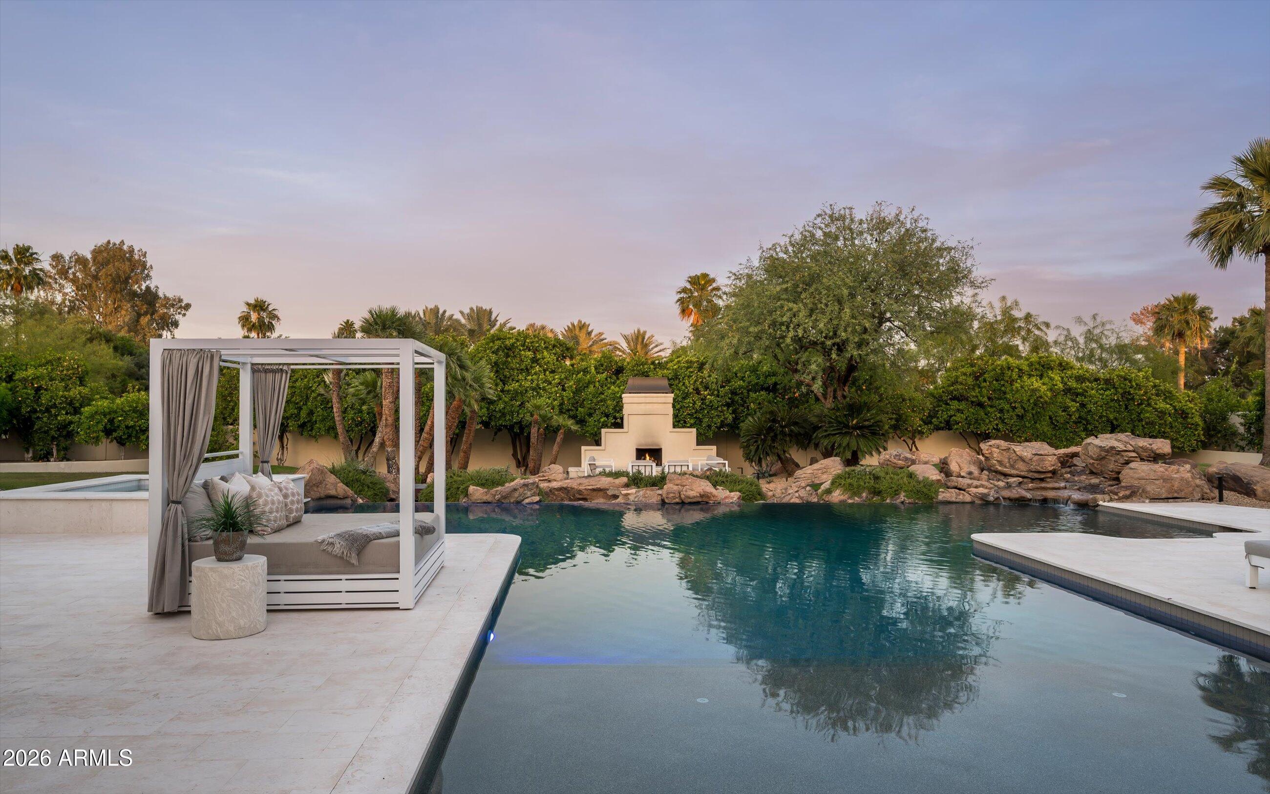 CAMELBACK COUNTRY ESTATES - Residential