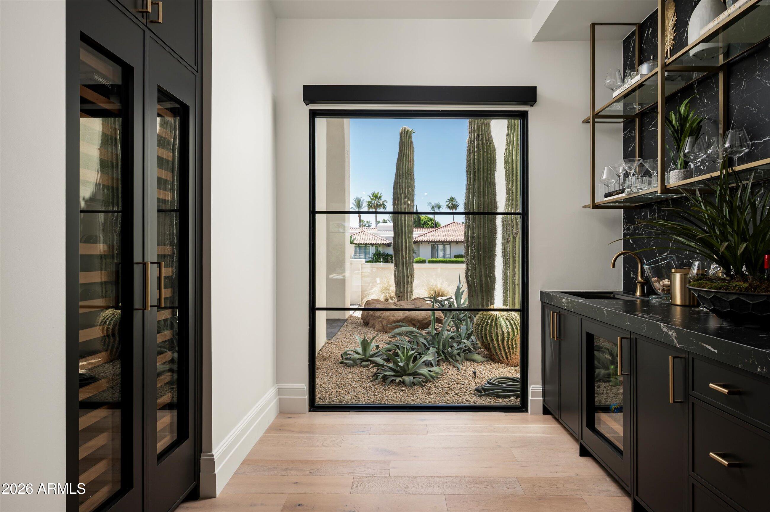 CAMELBACK COUNTRY ESTATES - Residential