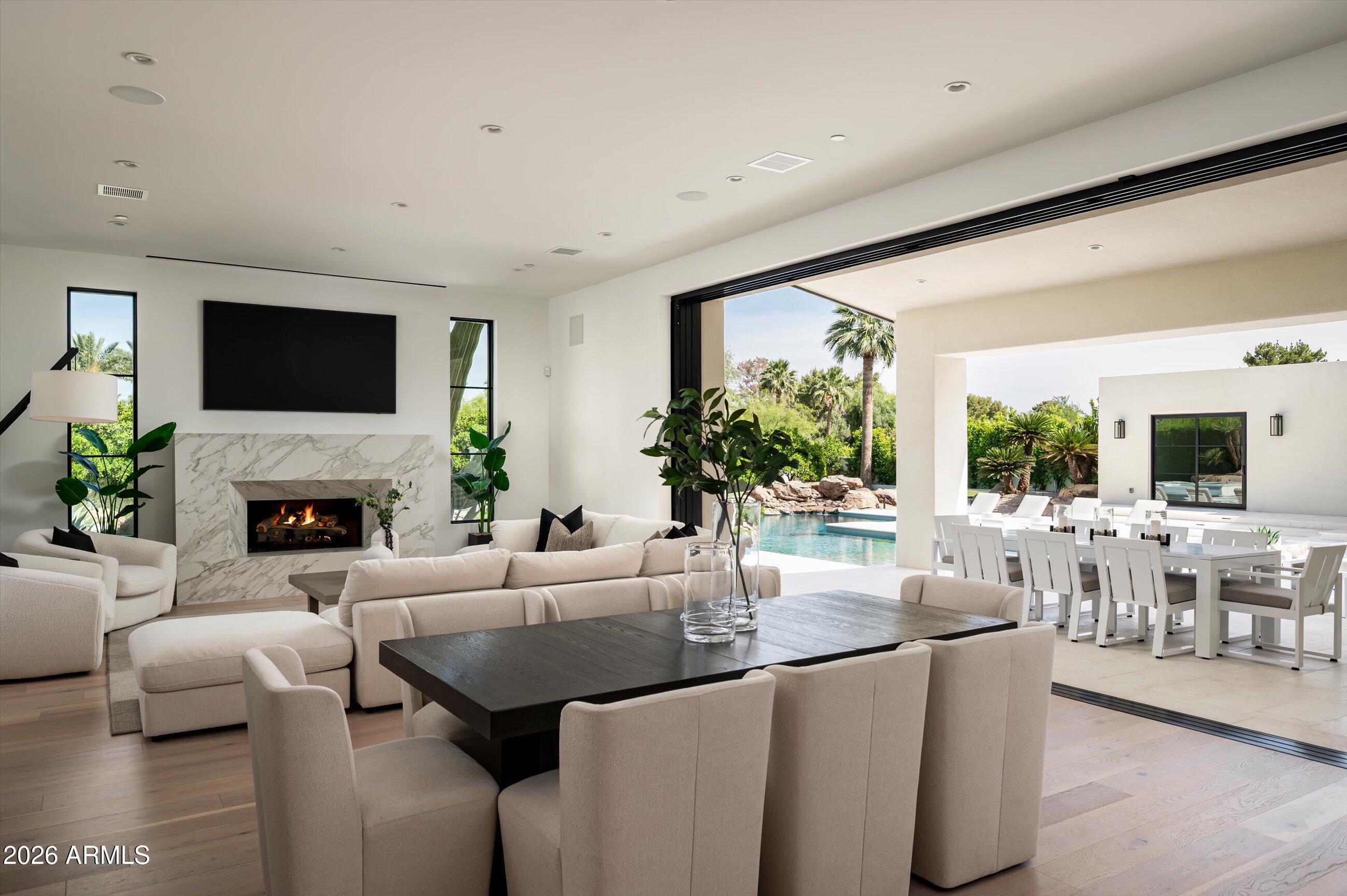 CAMELBACK COUNTRY ESTATES - Residential