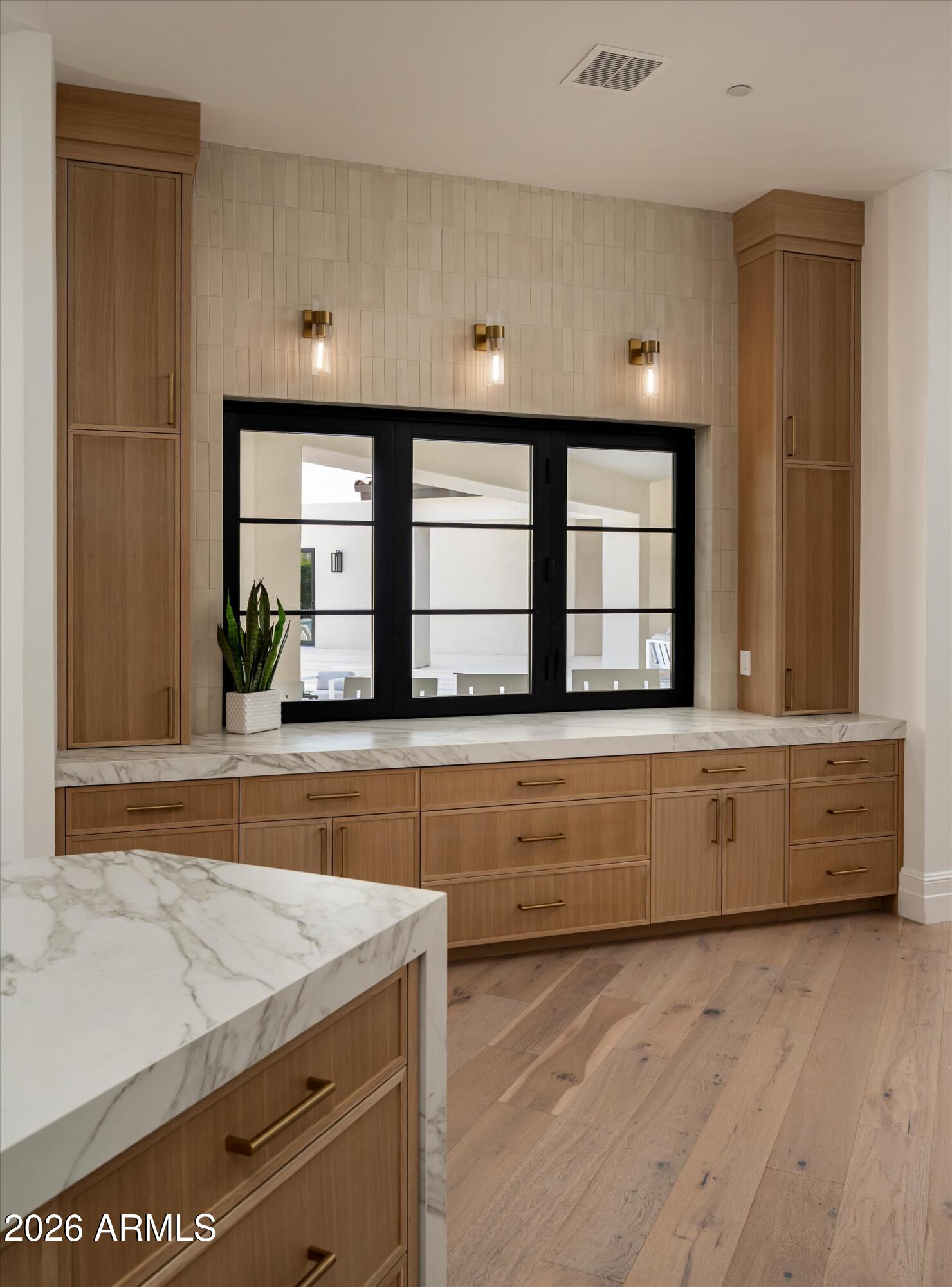 CAMELBACK COUNTRY ESTATES - Residential