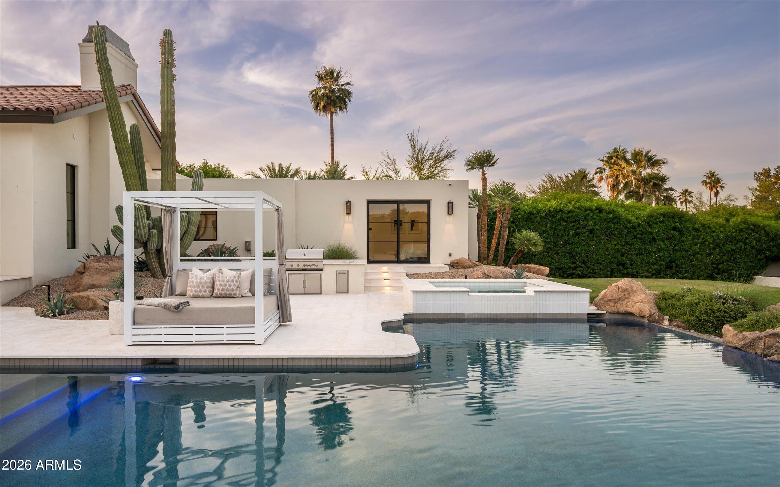 CAMELBACK COUNTRY ESTATES - Residential