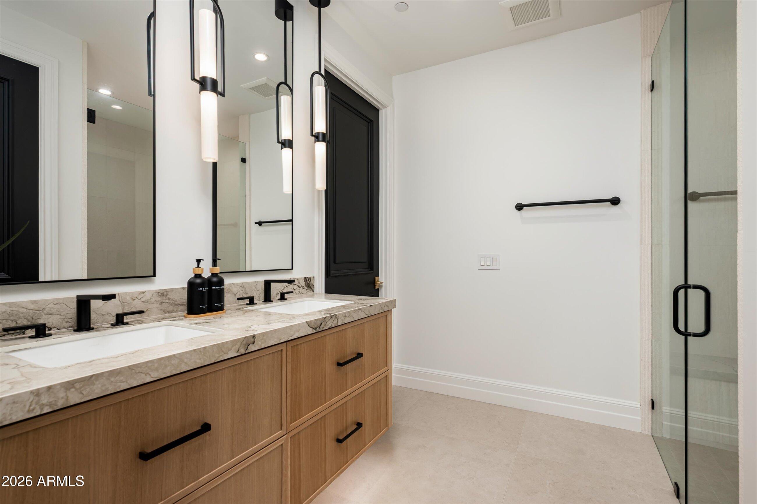 CAMELBACK COUNTRY ESTATES - Residential
