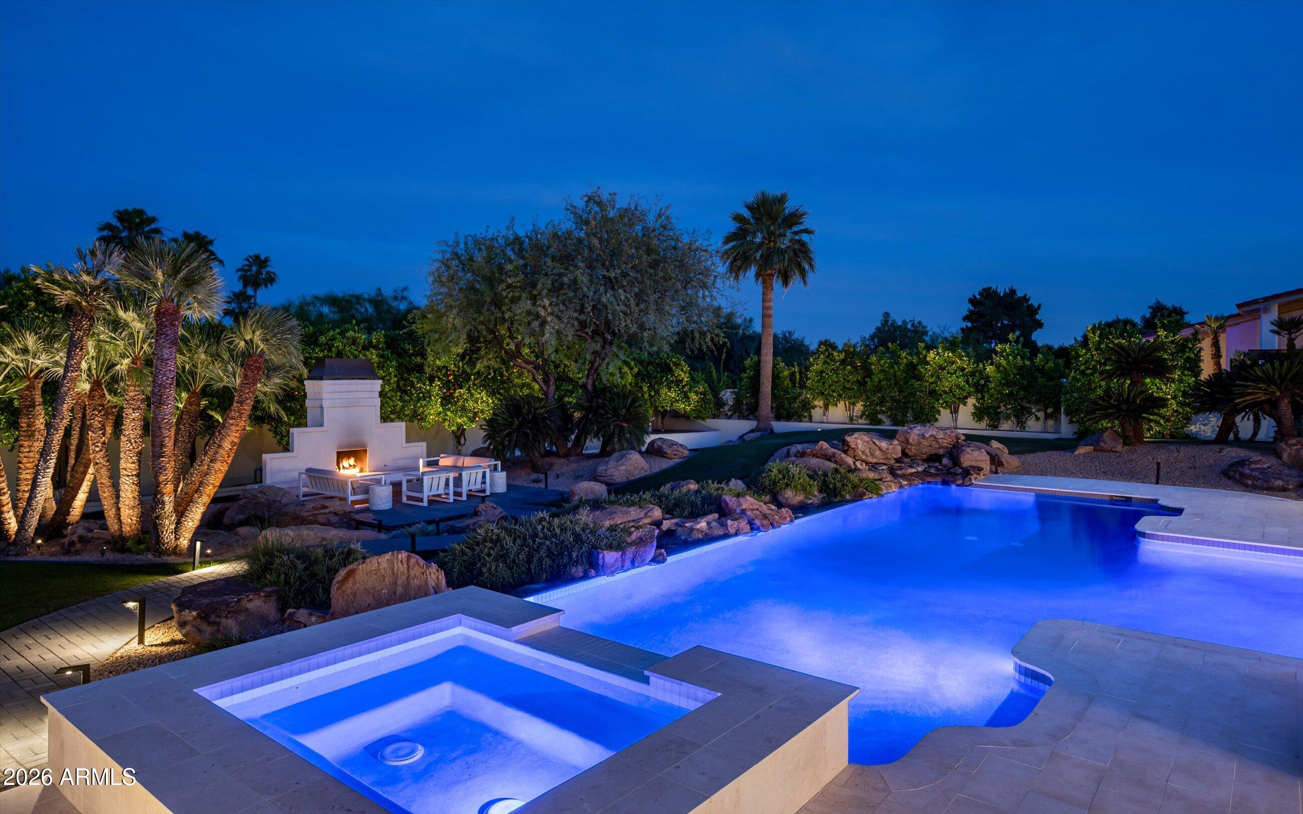CAMELBACK COUNTRY ESTATES - Residential
