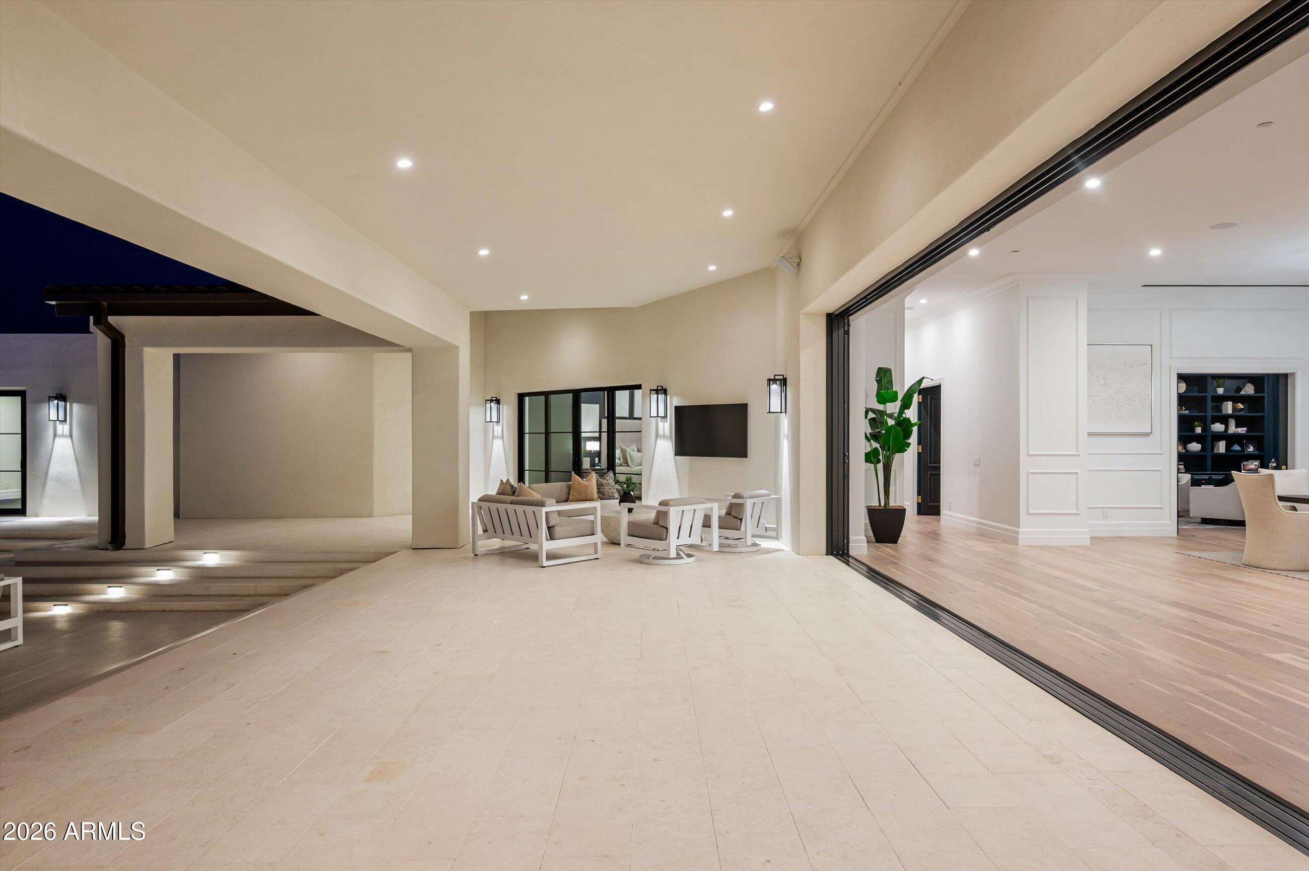 CAMELBACK COUNTRY ESTATES - Residential