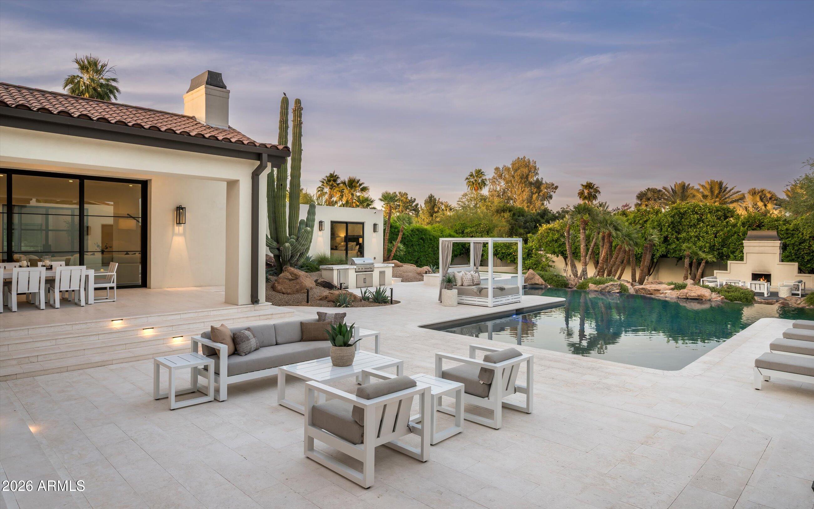 CAMELBACK COUNTRY ESTATES - Residential